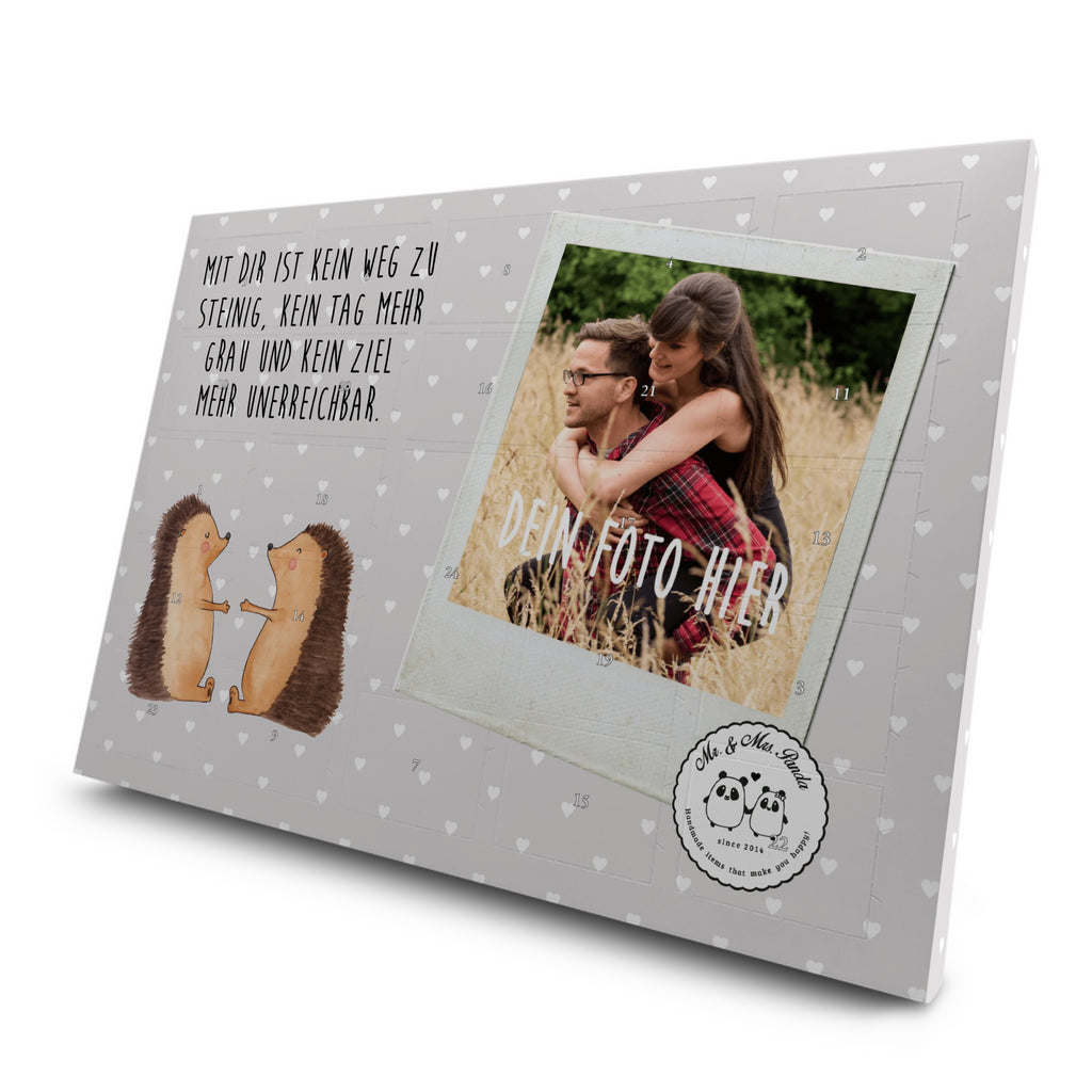 Personalisierter Tee Foto Adventskalender Igel Liebe Personalisierter Tee Adventskalender, Liebe, Partner, Freund, Freundin, Ehemann, Ehefrau, Heiraten, Verlobung, Heiratsantrag, Liebesgeschenk, Jahrestag, Hocheitstag, Verliebt, Verlobt, Verheiratet, Geschenk, Liebesbeweis, Hochzeitstag, Hochzeit, Igel