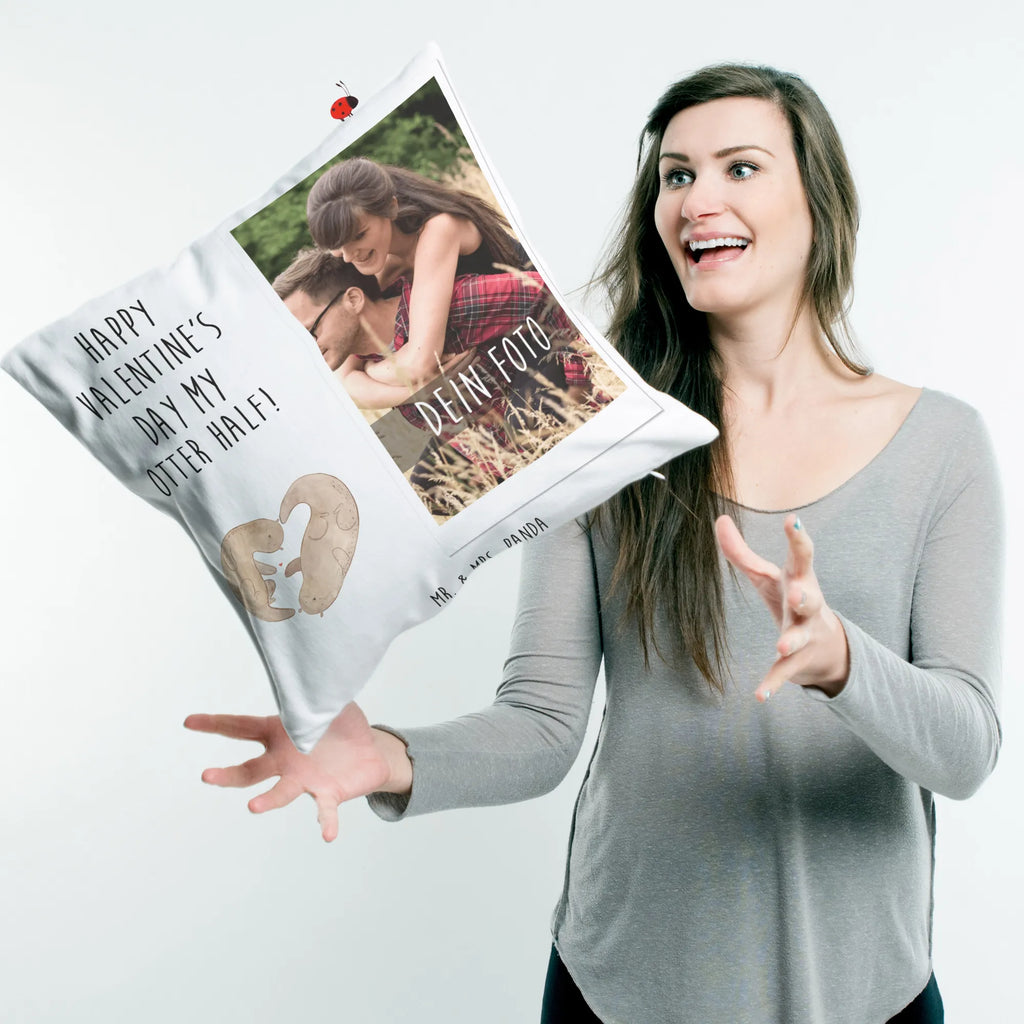 Personalisiertes Foto Kissen Otter Valentine Personalisiertes Foto Kissen, Liebe, Partner, Freund, Freundin, Ehemann, Ehefrau, Heiraten, Verlobung, Heiratsantrag, Liebesgeschenk, Jahrestag, Hocheitstag, Valentinstag, Geschenk für Frauen, Hochzeitstag, Mitbringsel, Geschenk für Freundin, Geschenk für Partner, Liebesbeweis, für Männer, für Ehemann