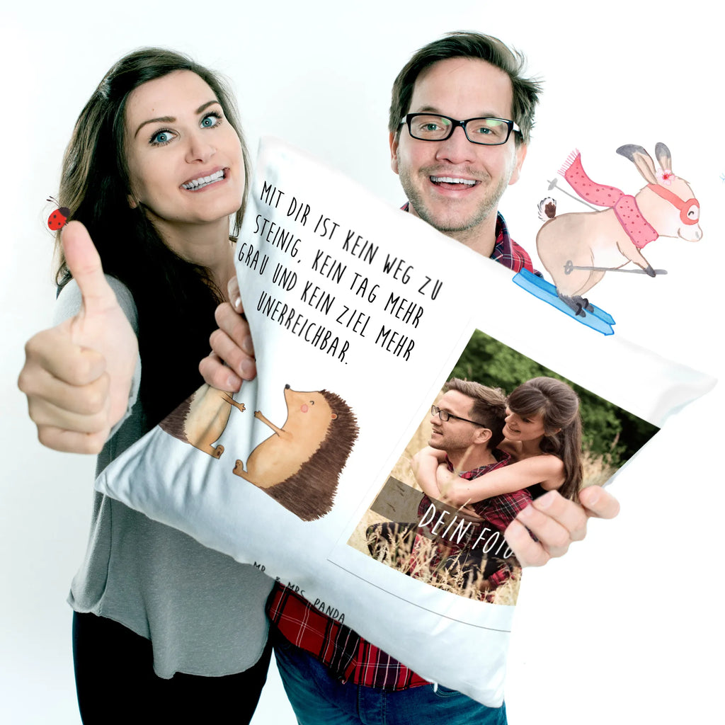 Personalisiertes Foto Kissen Igel Liebe Personalisiertes Foto Kissen, Liebe, Partner, Freund, Freundin, Ehemann, Ehefrau, Heiraten, Verlobung, Heiratsantrag, Liebesgeschenk, Jahrestag, Hocheitstag, Verliebt, Verlobt, Verheiratet, Geschenk, Liebesbeweis, Hochzeitstag, Hochzeit, Igel