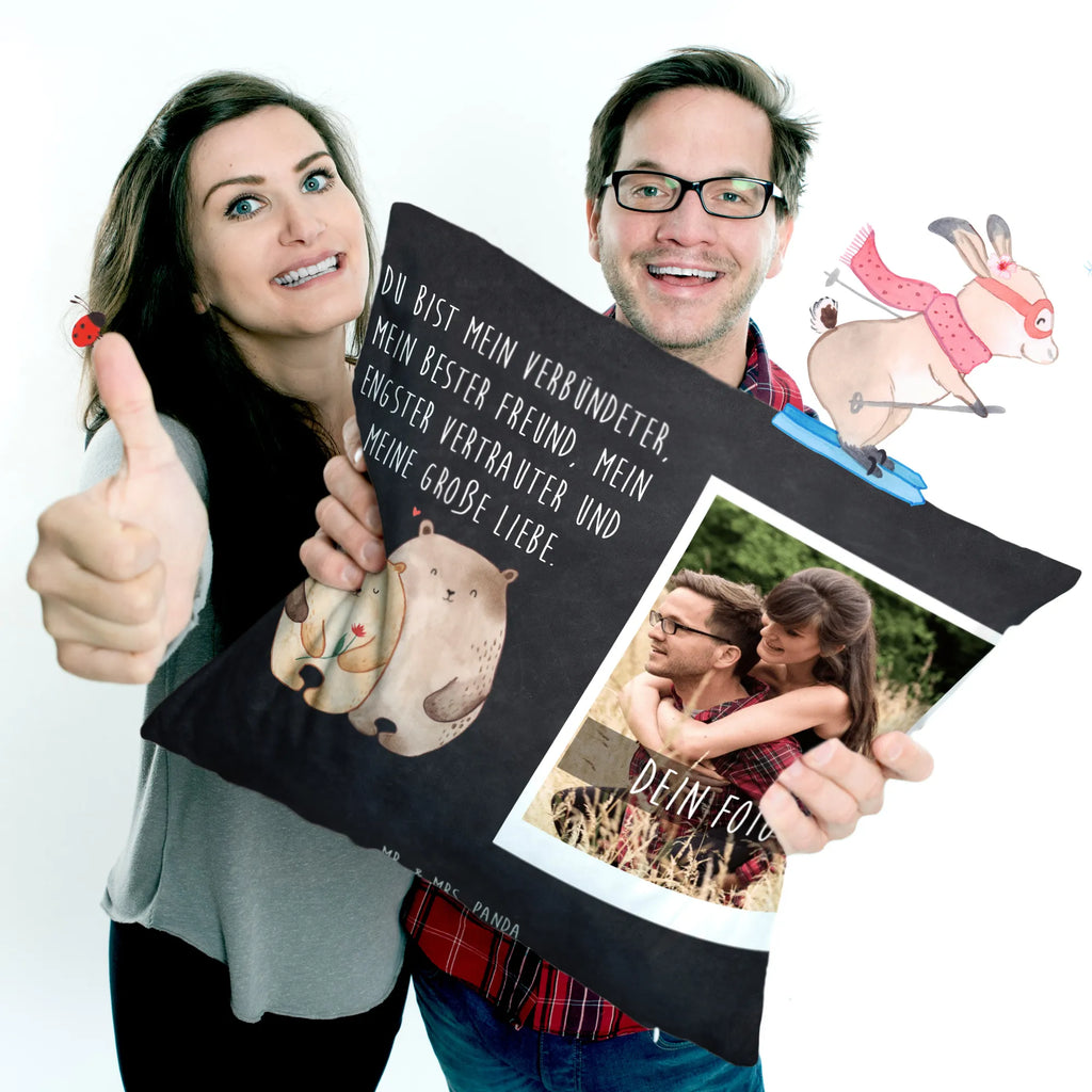 Personalisiertes Foto Kissen Bären Liebe Personalisiertes Foto Kissen, Liebe, Partner, Freund, Freundin, Ehemann, Ehefrau, Heiraten, Verlobung, Heiratsantrag, Liebesgeschenk, Jahrestag, Hocheitstag, Verliebt, Verlobt, Verheiratet, Geschenk Freundin, Geschenk Freund, Liebesbeweis, Hochzeitstag, Geschenk Hochzeit, Bären, Bärchen, Bär