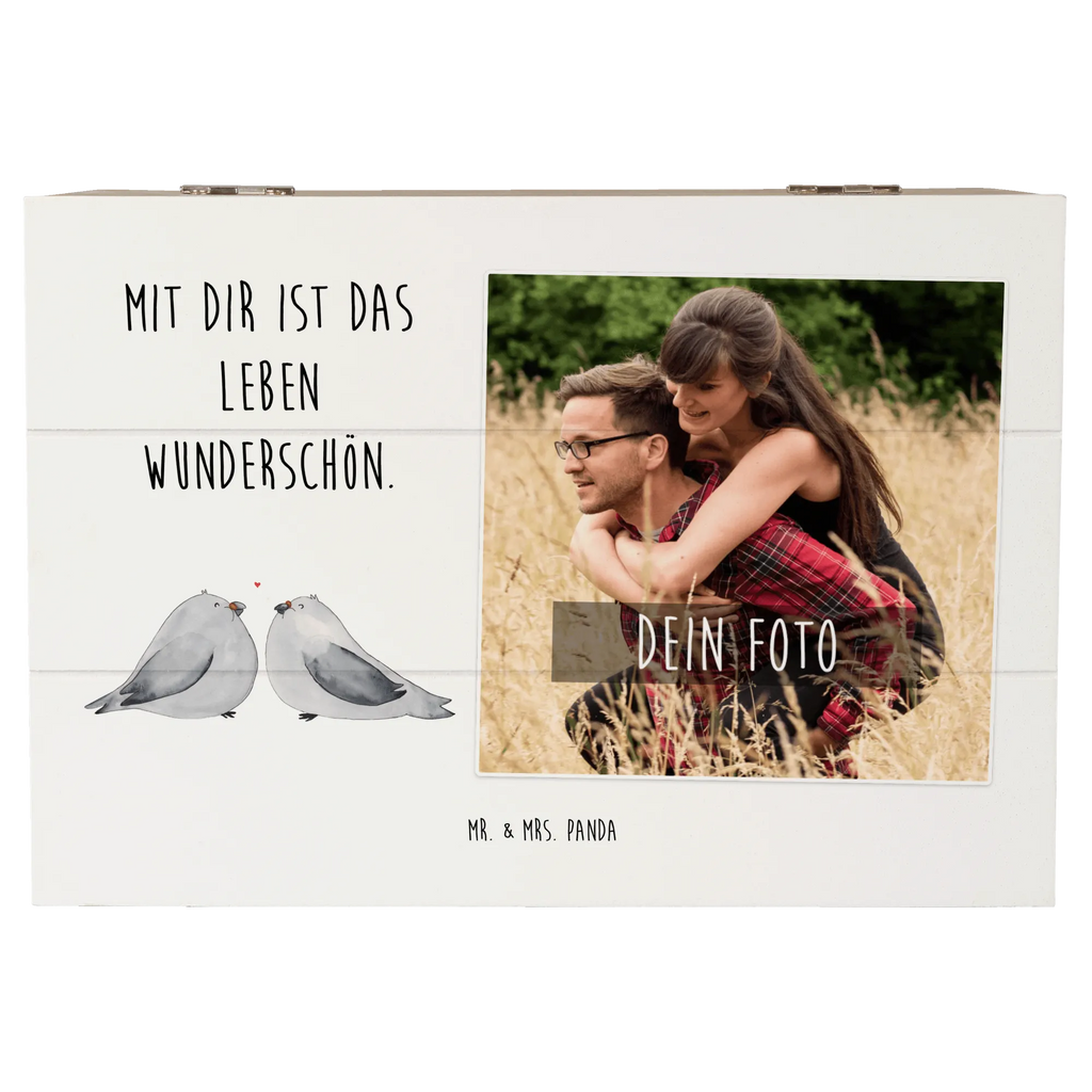 Personalisierte Foto Holzkiste Turteltauben Liebe Personalisierte Foto Holzkiste, Liebe, Partner, Freund, Freundin, Ehemann, Ehefrau, Heiraten, Verlobung, Heiratsantrag, Liebesgeschenk, Jahrestag, Hocheitstag, Turteltauben, Turteltäubchen, Tauben, Verliebt, Verlobt, Verheiratet, Geschenk Freundin, Geschenk Freund, Liebesbeweis, Hochzeitstag, Geschenk Hochzeit