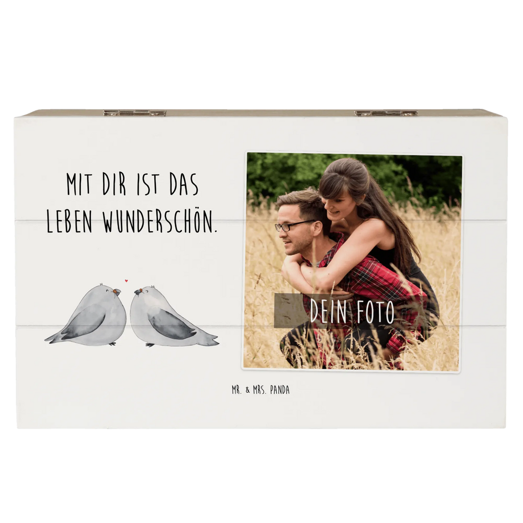 Personalisierte Foto Holzkiste Turteltauben Liebe Personalisierte Foto Holzkiste, Liebe, Partner, Freund, Freundin, Ehemann, Ehefrau, Heiraten, Verlobung, Heiratsantrag, Liebesgeschenk, Jahrestag, Hocheitstag, Turteltauben, Turteltäubchen, Tauben, Verliebt, Verlobt, Verheiratet, Geschenk Freundin, Geschenk Freund, Liebesbeweis, Hochzeitstag, Geschenk Hochzeit