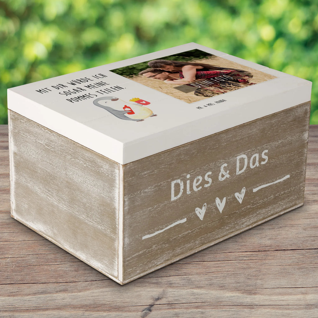 Personalisierte Foto Holzkiste Pinguin Pommes Personalisierte Foto Holzkiste, Liebe, Partner, Freund, Freundin, Ehemann, Ehefrau, Heiraten, Verlobung, Heiratsantrag, Liebesgeschenk, Jahrestag, Hocheitstag, Valentinstag, Geschenk für Frauen, Hochzeitstag, Mitbringsel, Geschenk für Freundin, Geschenk für Partner, Liebesbeweis, für Männer, für Ehemann