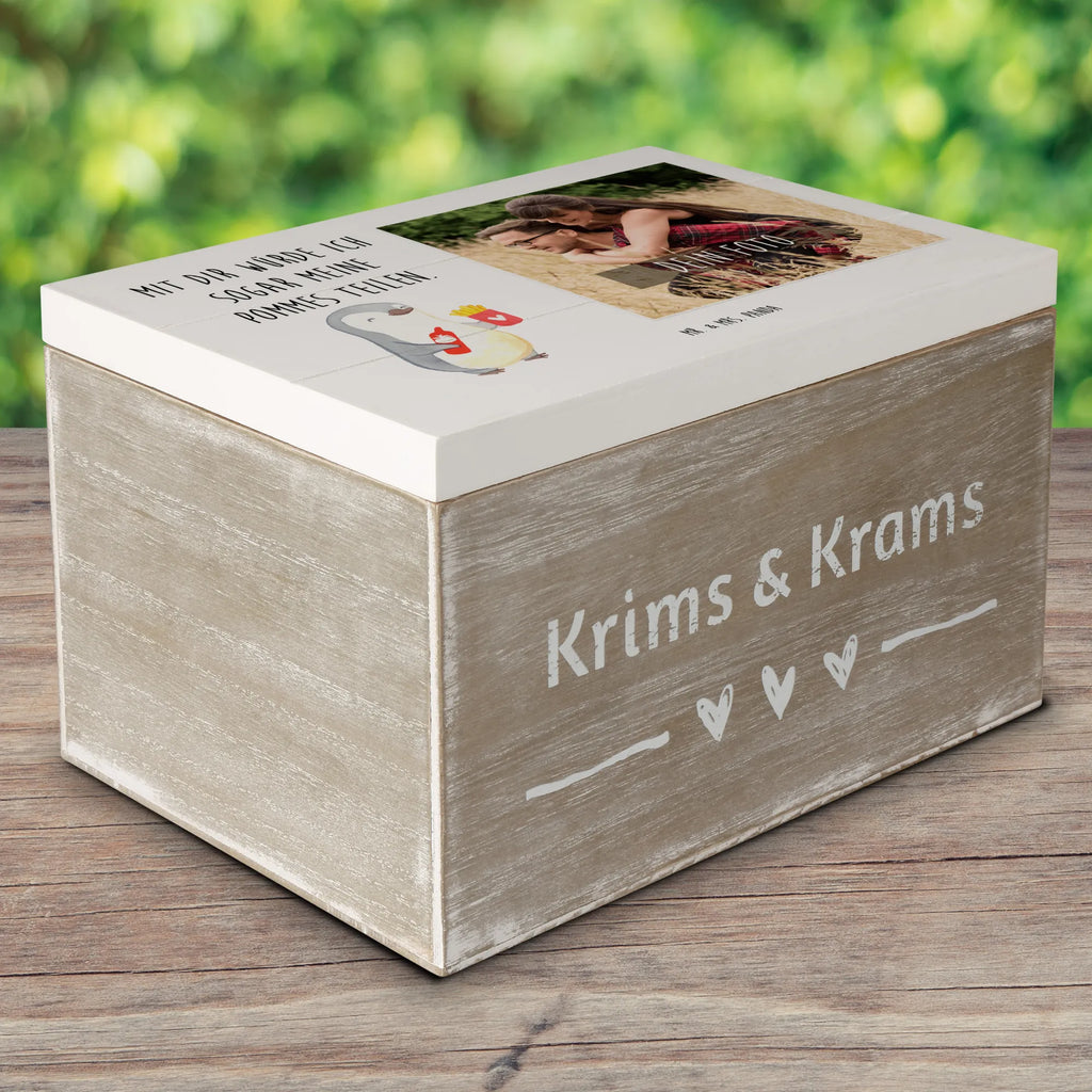 Personalisierte Foto Holzkiste Pinguin Pommes Personalisierte Foto Holzkiste, Liebe, Partner, Freund, Freundin, Ehemann, Ehefrau, Heiraten, Verlobung, Heiratsantrag, Liebesgeschenk, Jahrestag, Hocheitstag, Valentinstag, Geschenk für Frauen, Hochzeitstag, Mitbringsel, Geschenk für Freundin, Geschenk für Partner, Liebesbeweis, für Männer, für Ehemann