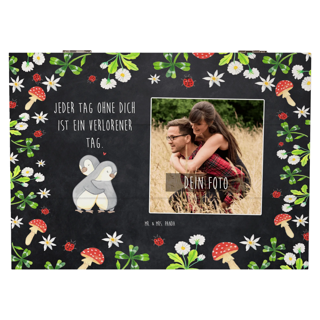 Personalisierte Foto Holzkiste Pinguine Kuscheln Personalisierte Foto Holzkiste, Liebe, Partner, Freund, Freundin, Ehemann, Ehefrau, Heiraten, Verlobung, Heiratsantrag, Liebesgeschenk, Jahrestag, Hocheitstag, Valentinstag, Geschenk für Frauen, Hochzeitstag, Mitbringsel, Geschenk für Freundin, Geschenk für Partner, Liebesbeweis, für Männer, für Ehemann