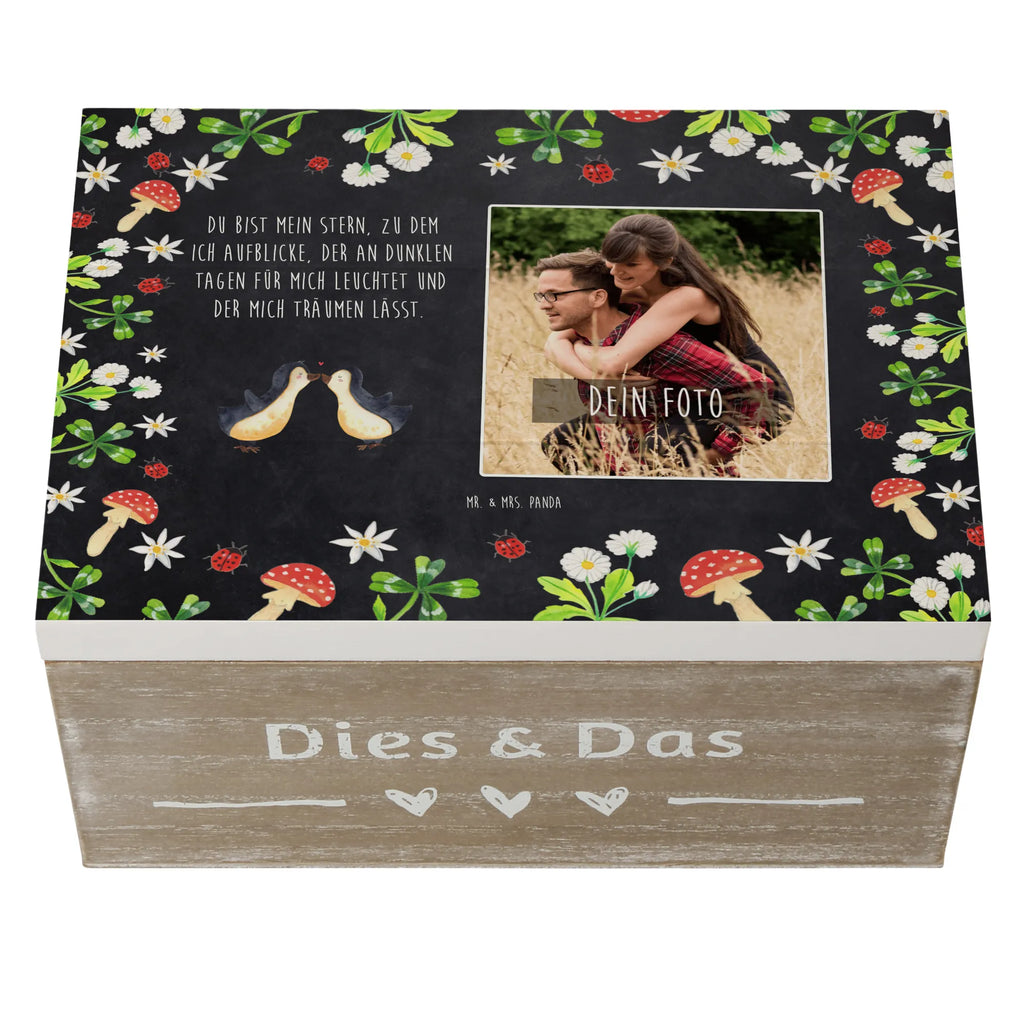 Personalisierte Foto Holzkiste Pinguin Liebe Personalisierte Foto Holzkiste, Liebe, Partner, Freund, Freundin, Ehemann, Ehefrau, Heiraten, Verlobung, Heiratsantrag, Liebesgeschenk, Jahrestag, Hocheitstag, Pinguin, Pinguine, Pinguin Paar, Pinguinpaar, Pinguin Liebe, Paar, Pärchen. Liebespaar, Liebesbeweis, Liebesspruch, Hochzeitstag, Geschenk Freund, Geschenk Freundin, Verlobte, Verlobter, Love, Geschenk Hochzeitstag, Geschenkidee, Hochzeit, Gastgeschenk