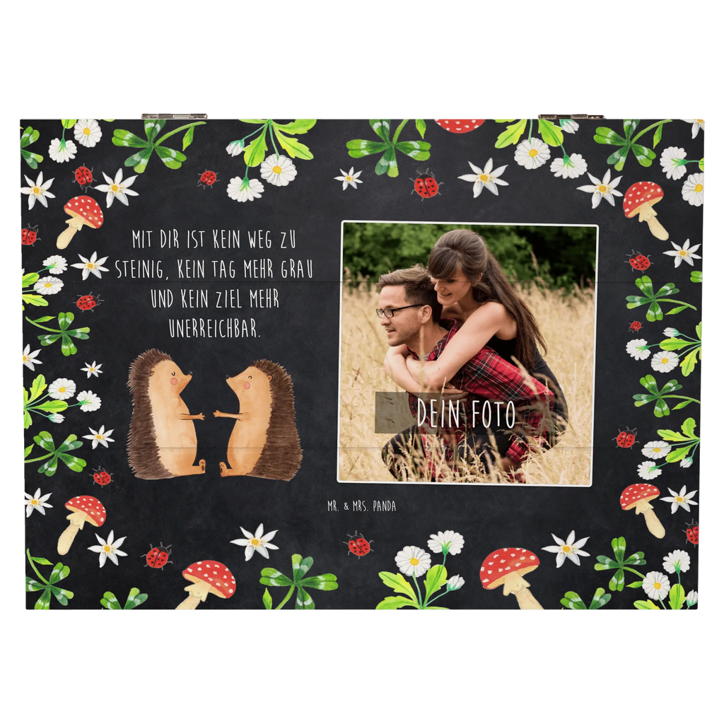 Personalisierte Foto Holzkiste Igel Liebe Personalisierte Foto Holzkiste, Liebe, Partner, Freund, Freundin, Ehemann, Ehefrau, Heiraten, Verlobung, Heiratsantrag, Liebesgeschenk, Jahrestag, Hocheitstag, Verliebt, Verlobt, Verheiratet, Geschenk, Liebesbeweis, Hochzeitstag, Hochzeit, Igel