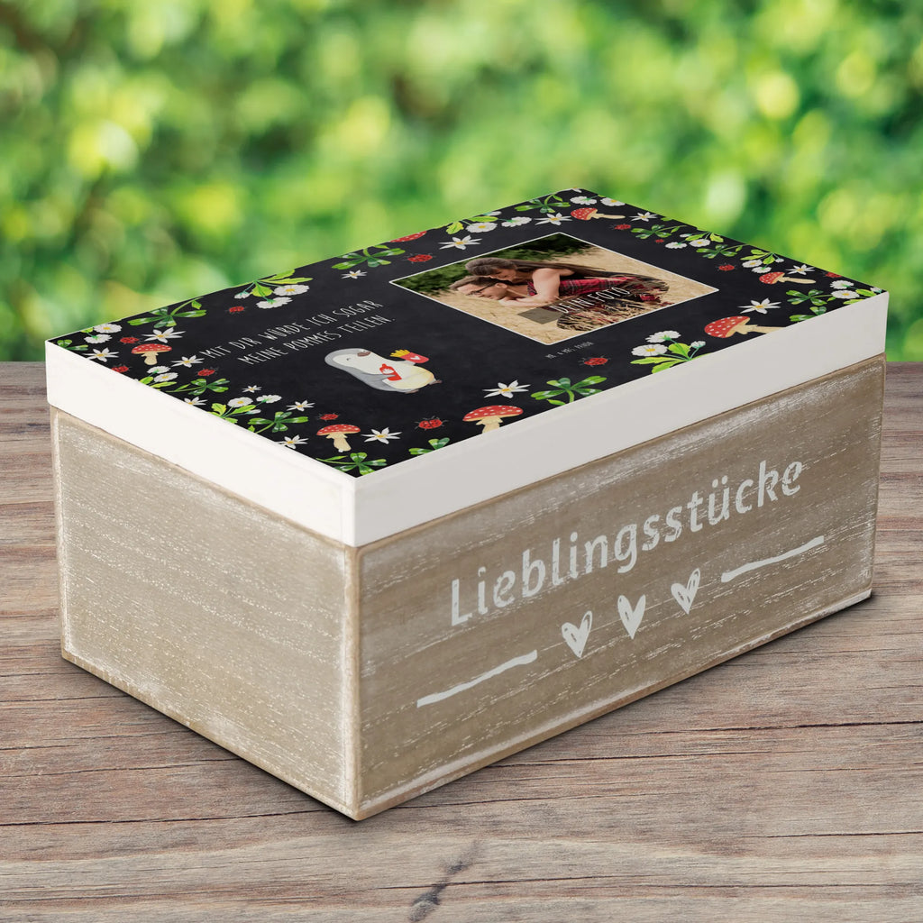 Personalisierte Foto Holzkiste Pinguin Pommes Personalisierte Foto Holzkiste, Liebe, Partner, Freund, Freundin, Ehemann, Ehefrau, Heiraten, Verlobung, Heiratsantrag, Liebesgeschenk, Jahrestag, Hocheitstag, Valentinstag, Geschenk für Frauen, Hochzeitstag, Mitbringsel, Geschenk für Freundin, Geschenk für Partner, Liebesbeweis, für Männer, für Ehemann