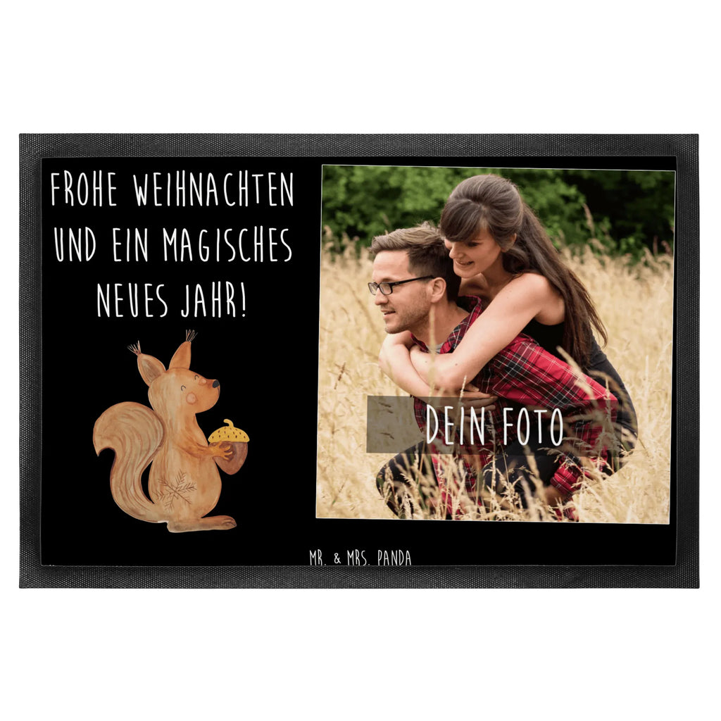 Personalisierte Foto Fußmatte Eichhörnchen Weihnachten Personalisierte Foto Fußmatte, Winter, Weihnachten, Weihnachtsdeko, Nikolaus, Advent, Heiligabend, Wintermotiv, Frohe Weihnachten, Frohes neues Jahr, Guten Rutsch, Weihnachtsmotiv, Weihnachtsgruß, Neujahr, Vogel