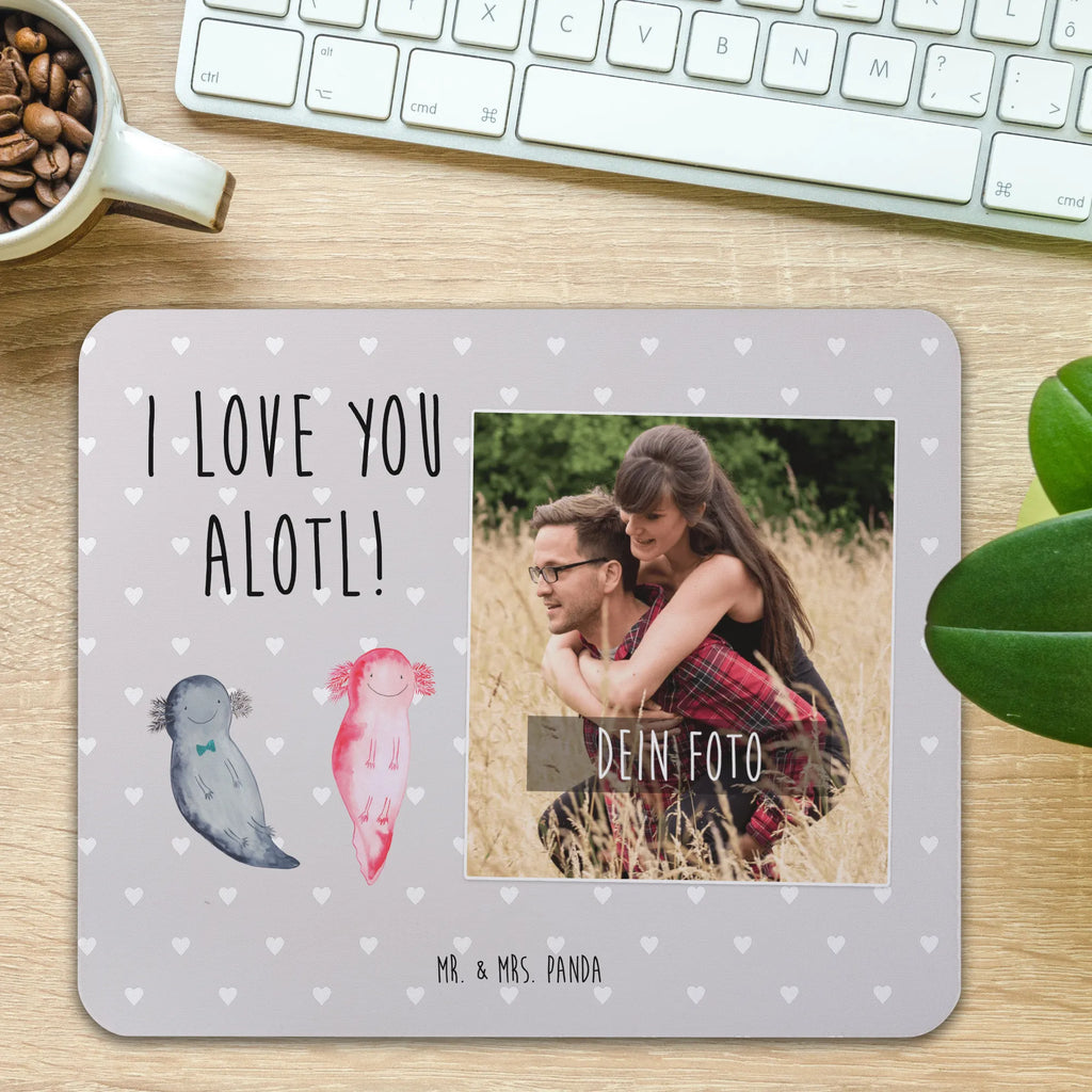 Personalisiertes Foto Mauspad Axolotl Liebe Personalisiertes Foto Mauspad, Liebe, Partner, Freund, Freundin, Ehemann, Ehefrau, Heiraten, Verlobung, Heiratsantrag, Liebesgeschenk, Jahrestag, Hocheitstag, Valentinstag, Geschenk für Frauen, Hochzeitstag, Mitbringsel, Geschenk für Freundin, Geschenk für Partner, Liebesbeweis, für Männer, für Ehemann