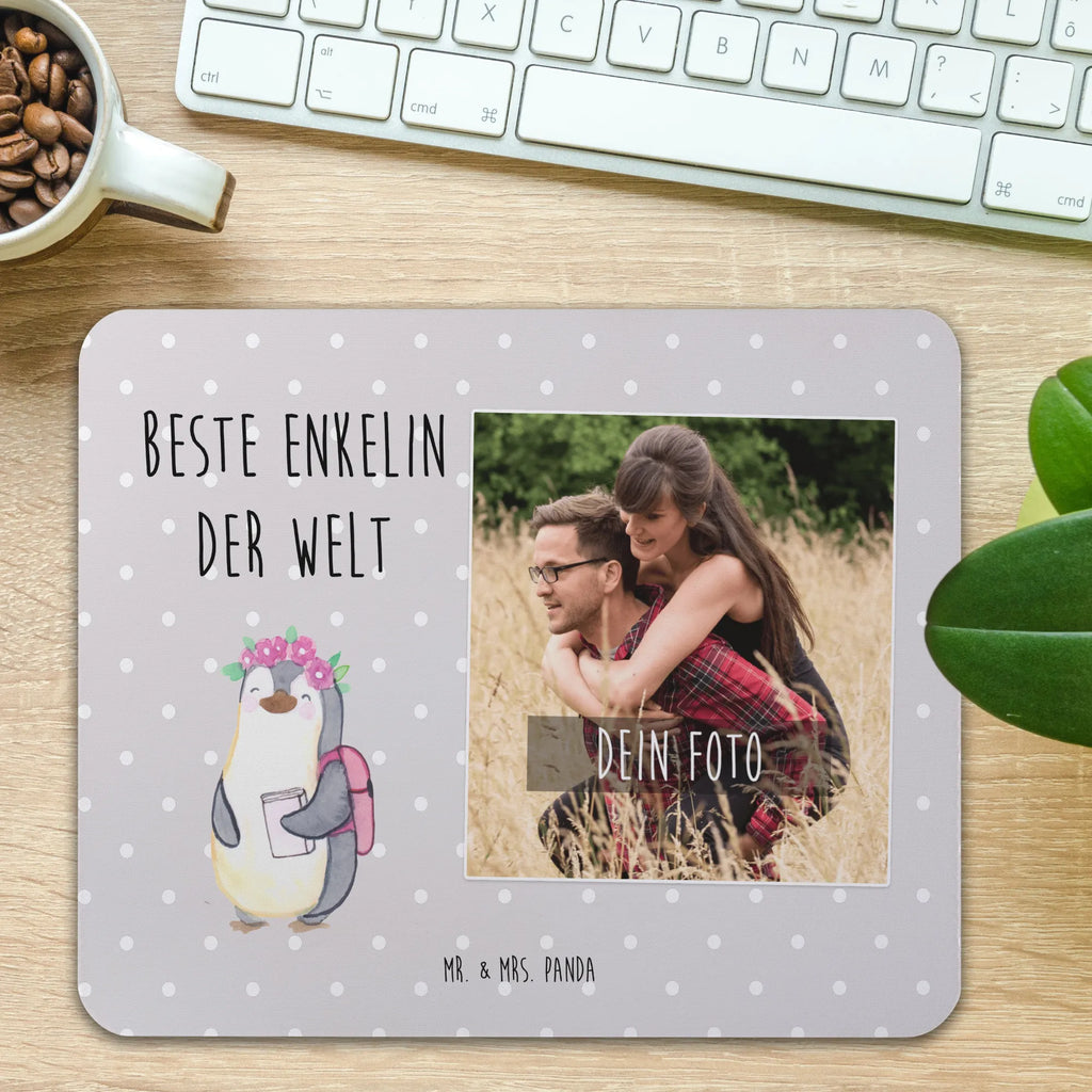 Personalisiertes Foto Mauspad Pinguin Beste Enkelin der Welt Personalisiertes Foto Mauspad, für, Dankeschön, Geschenk, Schenken, Geburtstag, Geburtstagsgeschenk, Geschenkidee, Danke, Bedanken, Mitbringsel, Freude machen, Geschenktipp, Enkelin, Enkelkind, Enkeltochter, Oma, Opa, Kind von Tochter, Kind von Sohn, Großtochter, Taufe