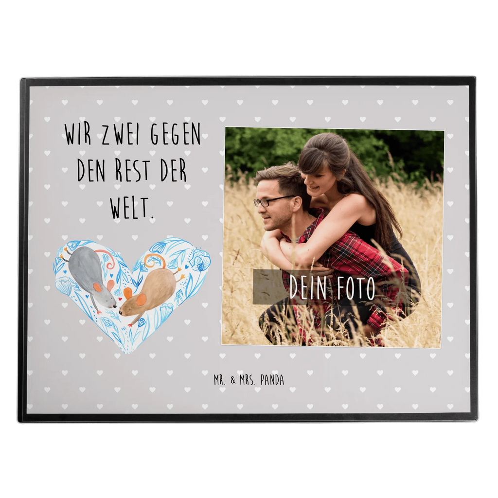 Personalisierte Foto Schreibtischunterlage Mäuse Herz Personalisierte Foto Schreibtischunterlage, Liebe, Partner, Freund, Freundin, Ehemann, Ehefrau, Heiraten, Verlobung, Heiratsantrag, Liebesgeschenk, Jahrestag, Hocheitstag, Maus, Mäuse, Liebesbotschaft, Liebesbeweis, Hochzeit, Lieblingsmensch, Gemeinsamkeit, Love, Geschenk für zwei