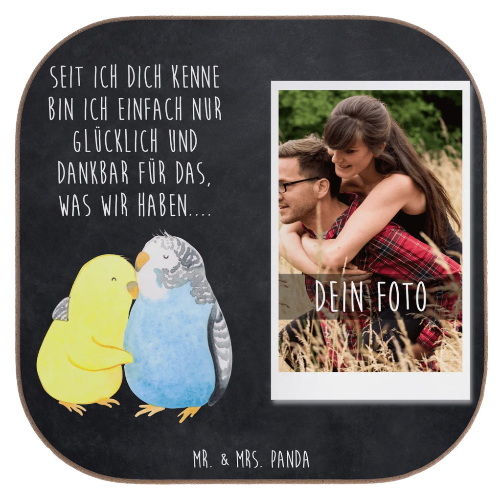 Personalisierter Foto Untersetzer Wellensittich Liebe Personalisierter Foto Untersetzer, Liebe, Partner, Freund, Freundin, Ehemann, Ehefrau, Heiraten, Verlobung, Heiratsantrag, Liebesgeschenk, Jahrestag, Hocheitstag, Vögel, Wellensittich, Nähe, Kuscheln, Vertrauen