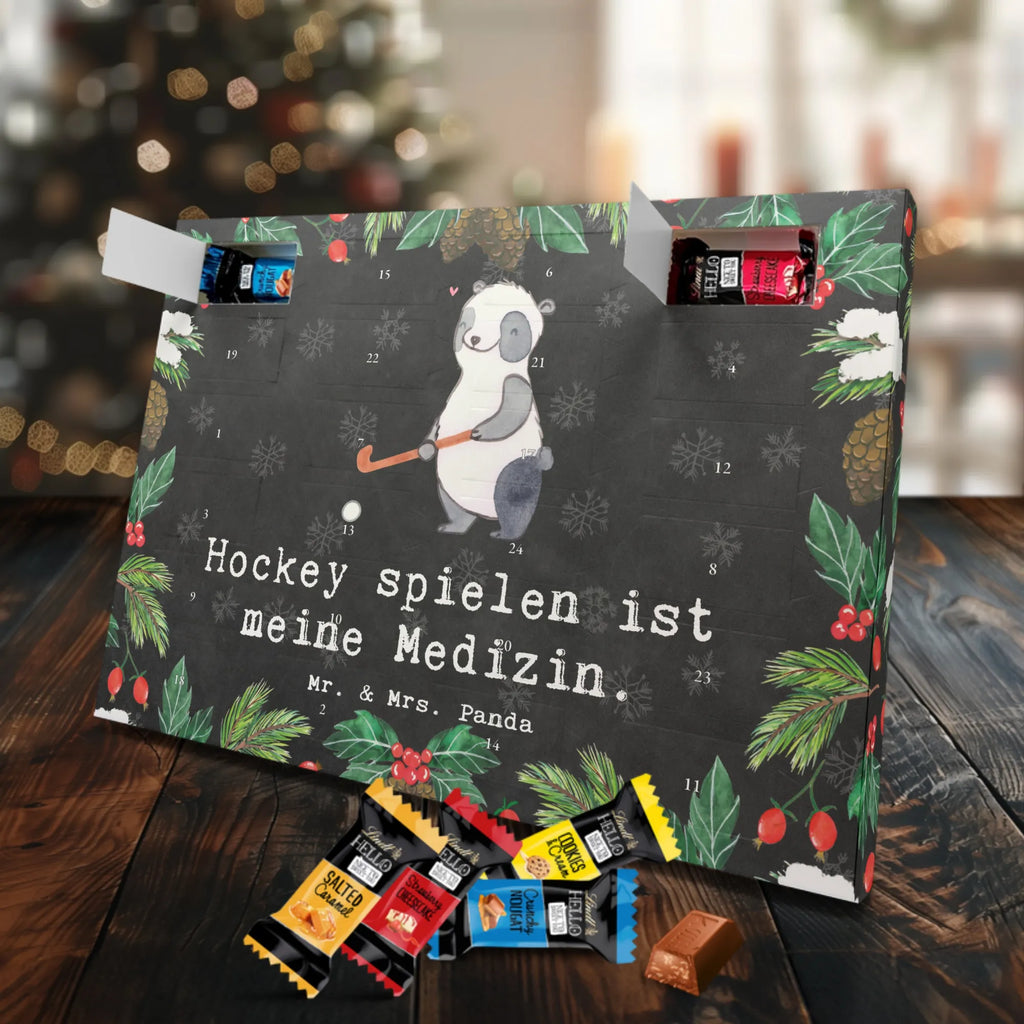 Markenschokolade Adventskalender Panda Hockey spielen Adventskalender, Weihnachtskalender, Markenschokolade Adventskalender, Geschenk, Sport, Sportart, Hobby, Schenken, Danke, Dankeschön, Auszeichnung, Gewinn, Sportler, Hockey spielen, Feldhockey, Hockeyschläger, Hockey Verein