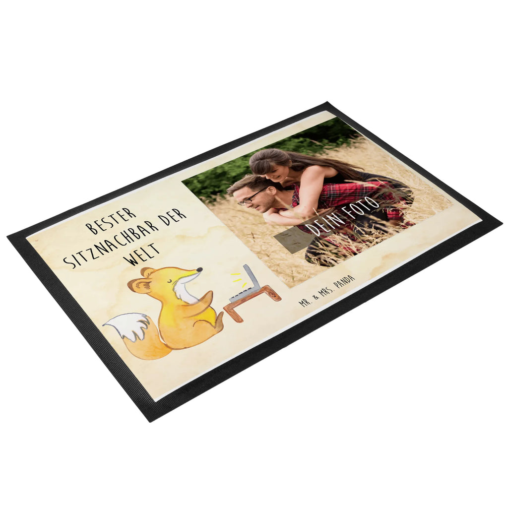 Personalisierte Foto Fußmatte Fuchs Bester Sitznachbar der Welt Personalisierte Foto Fußmatte, für, Dankeschön, Geschenk, Schenken, Geburtstag, Geburtstagsgeschenk, Geschenkidee, Danke, Bedanken, Mitbringsel, Freude machen, Geschenktipp, Sitznachbar, Stuhlnachbar, Nachbar, Uni, Universität, Seminar, Kommilitone, Tischnachbar, Schule, Mitschüler, Mitstudent, Hochschule