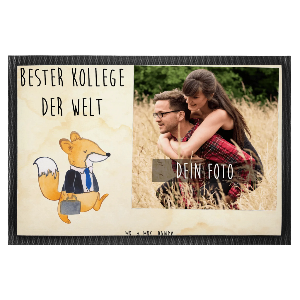 Personalisierte Foto Fußmatte Fuchs Bester Kollege der Welt Personalisierte Foto Fußmatte, für, Dankeschön, Geschenk, Schenken, Geburtstag, Geburtstagsgeschenk, Geschenkidee, Danke, Bedanken, Mitbringsel, Freude machen, Geschenktipp, Arbeitskollege, Kollege, Büro, Abschiedsgeschenk, Ruhestand, Arbeit, Mitarbeiter, Berufsgenosse, Beruf