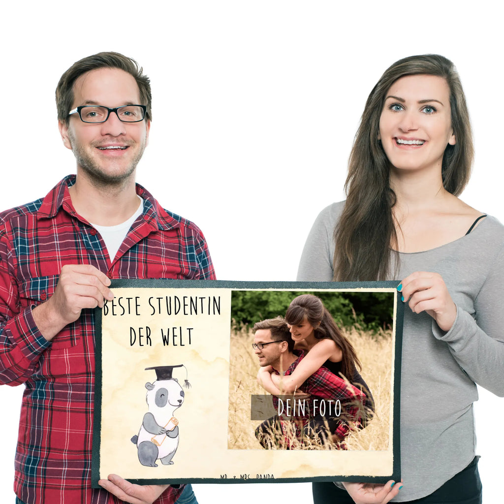 Personalisierte Foto Fußmatte Pinguin Beste Studentin der Welt Personalisierte Foto Fußmatte, für, Dankeschön, Geschenk, Schenken, Geburtstag, Geburtstagsgeschenk, Geschenkidee, Danke, Bedanken, Mitbringsel, Freude machen, Geschenktipp, Studentin, Studium, Tochter, Spaß, Musterschülerin, lustig, Studienabschluss, witzig, Universität, Abschluss, Alumni, Uni, Studenten, Hochschule