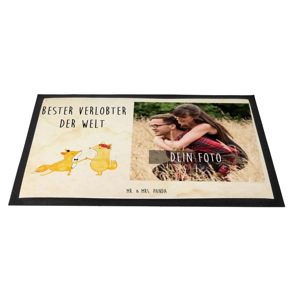 Personalisierte Foto Fußmatte Fuchs Bester Verlobter der Welt Personalisierte Foto Fußmatte, für, Dankeschön, Geschenk, Schenken, Geburtstag, Geburtstagsgeschenk, Geschenkidee, Danke, Bedanken, Mitbringsel, Freude machen, Geschenktipp, Verlobter, Verloben, Verlobung, Traummann, Mann, Freund, Ehemann, Zukünftiger, Hochzeit, Ehe