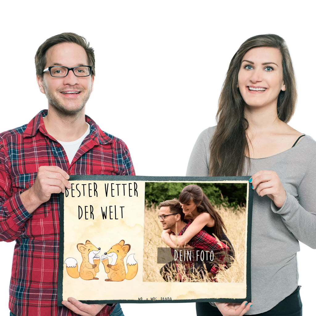 Personalisierte Foto Fußmatte Fuchs Bester Vetter der Welt Personalisierte Foto Fußmatte, für, Dankeschön, Geschenk, Schenken, Geburtstag, Geburtstagsgeschenk, Geschenkidee, Danke, Bedanken, Mitbringsel, Freude machen, Geschenktipp, Vetter, Cousin, Kousin, Sohn von Onkel, Sohn von Tante, Familie, Verwandtschaft, Cousine