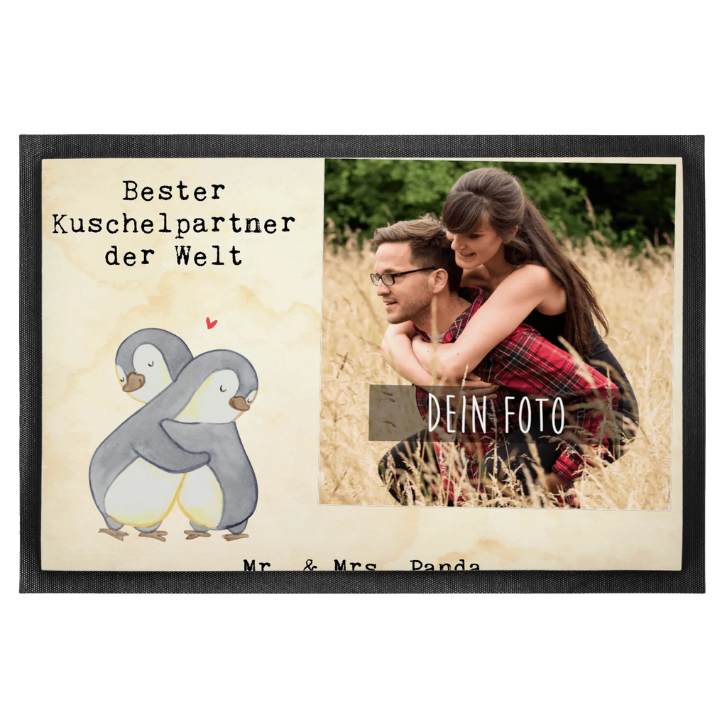 Personalisierte Foto Fußmatte Pinguin Bester Kuschelpartner der Welt Personalisierte Foto Fußmatte, für, Dankeschön, Geschenk, Schenken, Geburtstag, Geburtstagsgeschenk, Geschenkidee, Danke, Bedanken, Mitbringsel, Freude machen, Geschenktipp, Kuschelpartner, Lebenspartner, Ehepartner, Partner, Ehemann, Ehefrau, Kuscheln, Bett, Liebe, Freund, Freundin, Hochzeitstag, verliebt