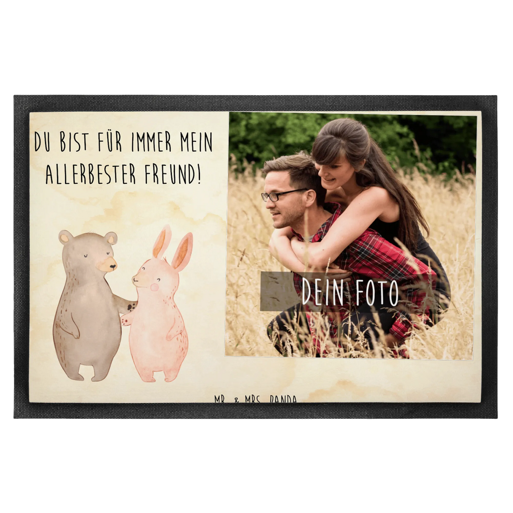 Personalisierte Foto Fußmatte Bär und Hase Umarmen Personalisierte Foto Fußmatte, Liebe, Partner, Freund, Freundin, Ehemann, Ehefrau, Heiraten, Verlobung, Heiratsantrag, Liebesgeschenk, Jahrestag, Hocheitstag, Freunde, bester Freund, Hase, Bär, Bärchen, best friends