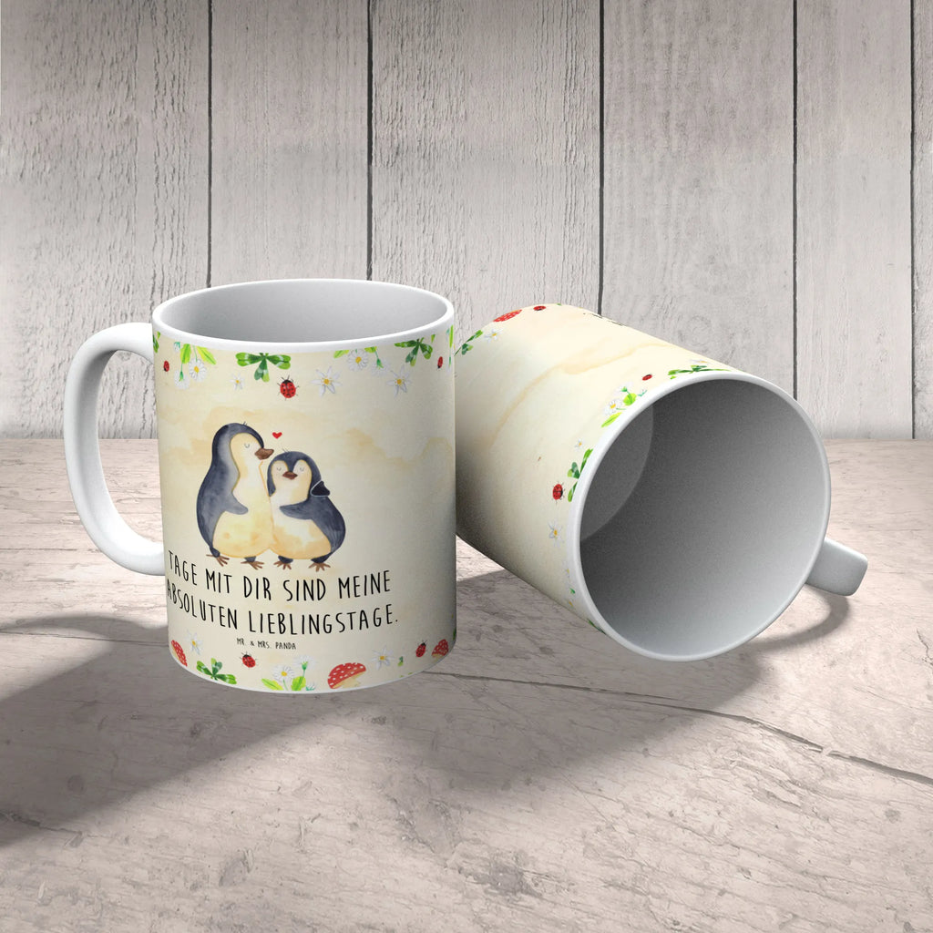 Tasse Pinguin umarmen Tasse, Kaffeetasse, Teetasse, Becher, Kaffeebecher, Teebecher, Keramiktasse, Porzellantasse, Büro Tasse, Geschenk Tasse, Tasse Sprüche, Tasse Motive, Kaffeetassen, Tasse bedrucken, Designer Tasse, Cappuccino Tassen, Schöne Teetassen, Pinguin, Liebe, Liebespaar, Liebesbeweis, Liebesgeschenk, Verlobung, Jahrestag, Hochzeitstag, Hochzeit, Hochzeitsgeschenk