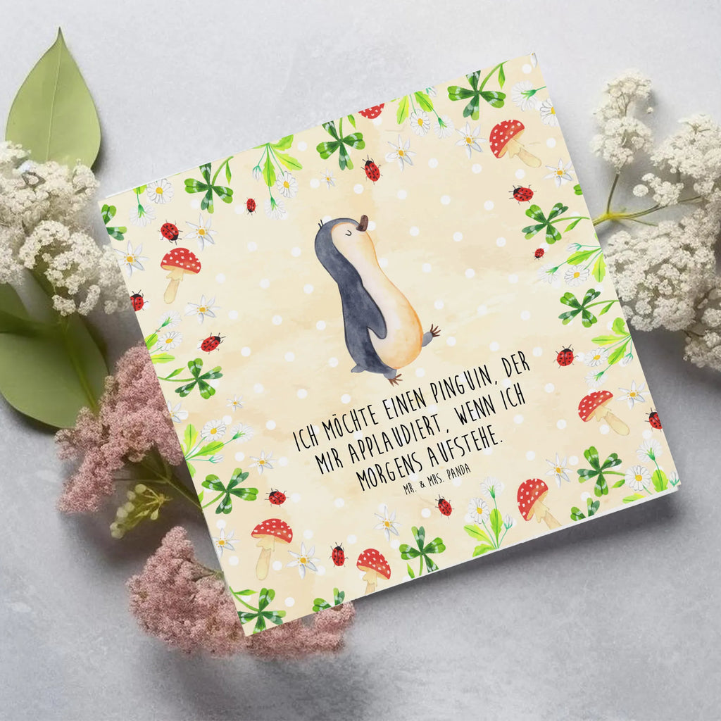 Deluxe Karte Pinguin marschieren Karte, Grußkarte, Klappkarte, Einladungskarte, Glückwunschkarte, Hochzeitskarte, Geburtstagskarte, Hochwertige Grußkarte, Hochwertige Klappkarte, Pinguin, Pinguine, Frühaufsteher, Langschläfer, Bruder, Schwester, Familie