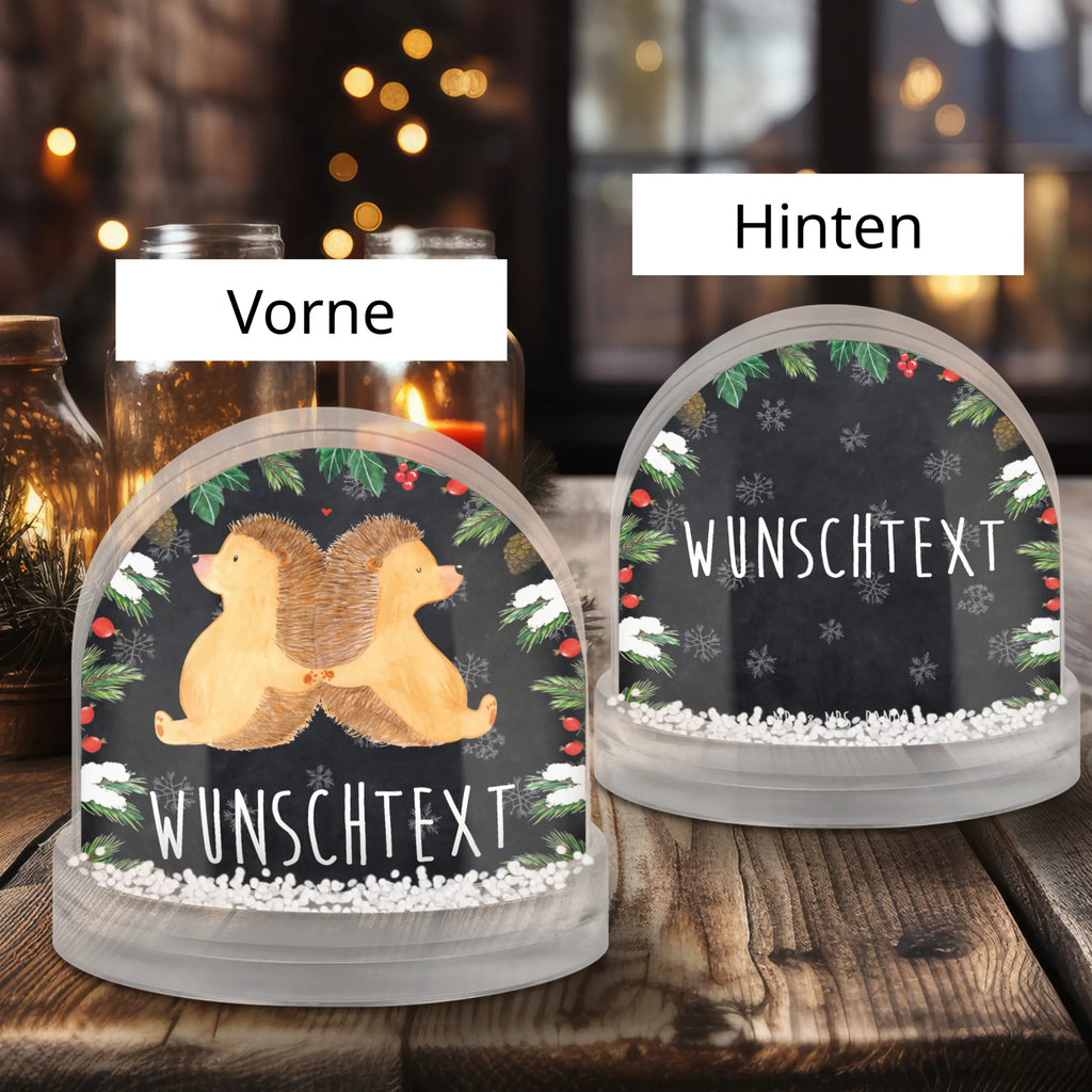 Personalisierte Schneekugel Igel händchenhaltend Personalisierte Schneekugel, Personalisierte Schüttelkugel, Personalisierte  Wunderkugel, Liebe, Partner, Freund, Freundin, Ehemann, Ehefrau, Heiraten, Verlobung, Heiratsantrag, Liebesgeschenk, Jahrestag, Hocheitstag, Igel, Igelliebe, Hand in Hand, Liebesbeweis, große Liebe, Liebesbotschaft, Hochzeit, Lieblingsmensch, Gemeinsamkeit, Love, Geschenk für zwei