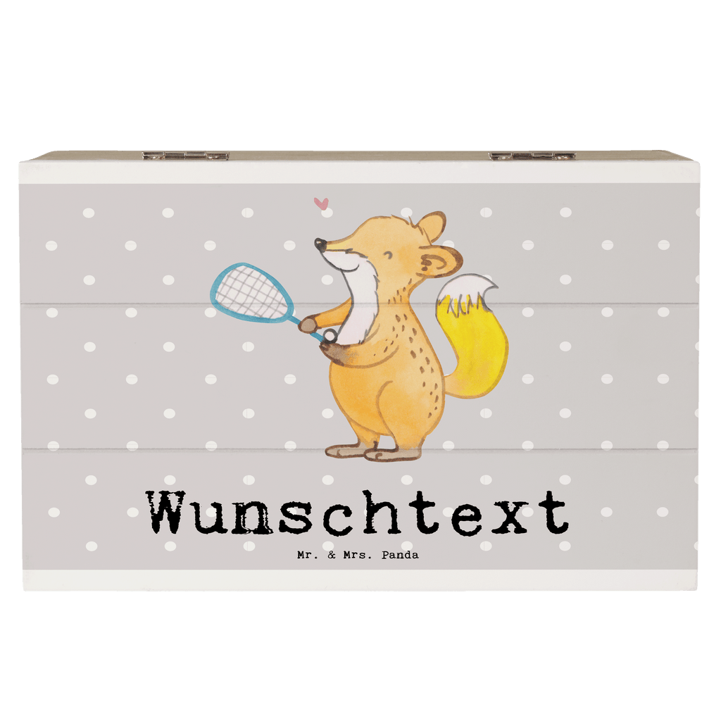 Personalisierte Holzkiste Fuchs Squash spielen Holzkiste mit Namen, Kiste mit Namen, Schatzkiste mit Namen, Truhe mit Namen, Schatulle mit Namen, Erinnerungsbox mit Namen, Erinnerungskiste, mit Namen, Dekokiste mit Namen, Aufbewahrungsbox mit Namen, Holzkiste Personalisiert, Kiste Personalisiert, Schatzkiste Personalisiert, Truhe Personalisiert, Schatulle Personalisiert, Erinnerungsbox Personalisiert, Erinnerungskiste Personalisiert, Dekokiste Personalisiert, Aufbewahrungsbox Personalisiert, Geschenkbox personalisiert, GEschenkdose personalisiert, Geschenk, Sport, Sportart, Hobby, Schenken, Danke, Dankeschön, Auszeichnung, Gewinn, Sportler, Squash spielen, Squashhalle, Ballsport