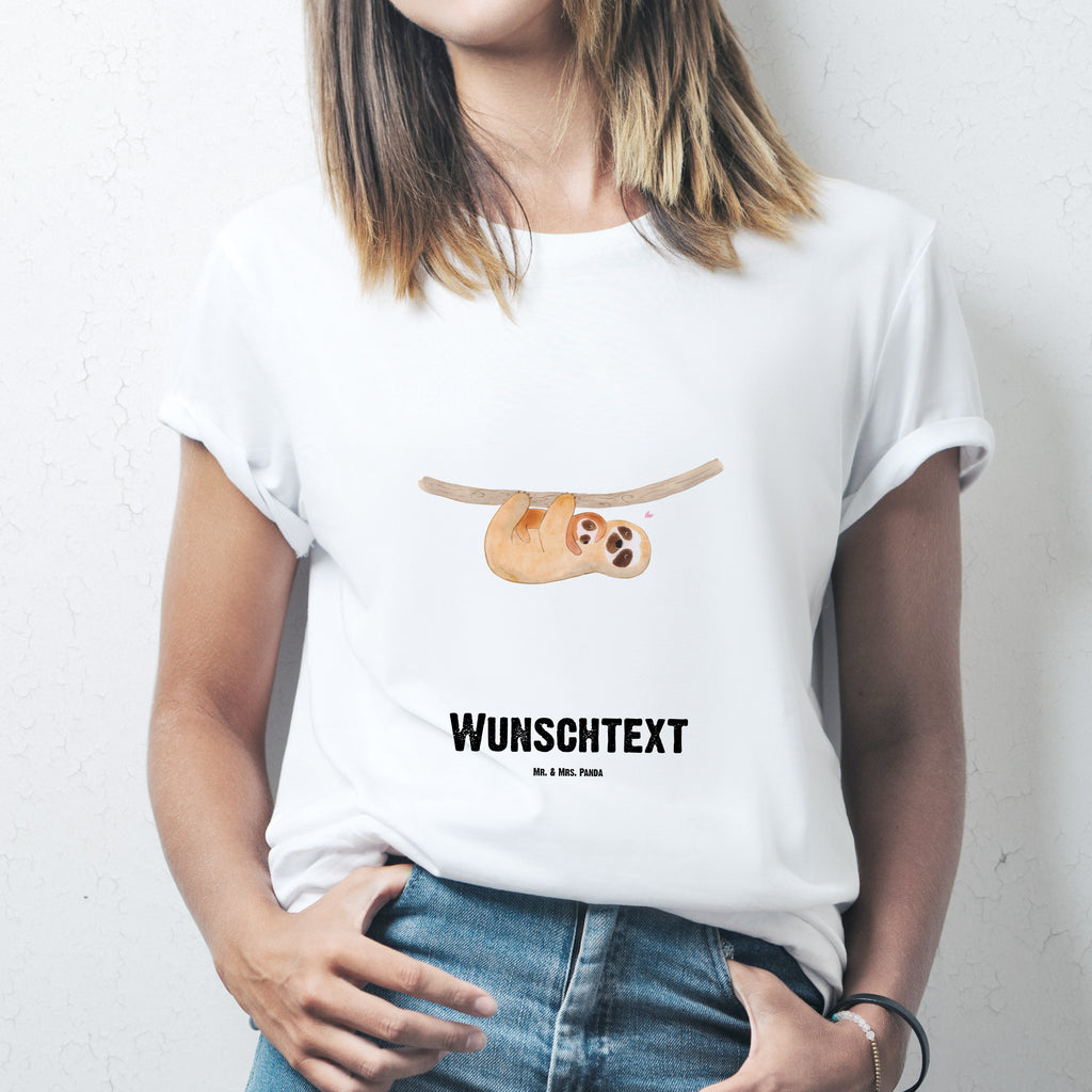 Personalisiertes T-Shirt Faultier mit Kind T-Shirt Personalisiert, T-Shirt mit Namen, T-Shirt mit Aufruck, Männer, Frauen, Wunschtext, Bedrucken, Faultier, Faultier Geschenk, Faultier Deko, Kind, Baby, Liebe, Mutter, Mama, Geburt, Kinder, Faulheit, Spaß, Niedlichkeit