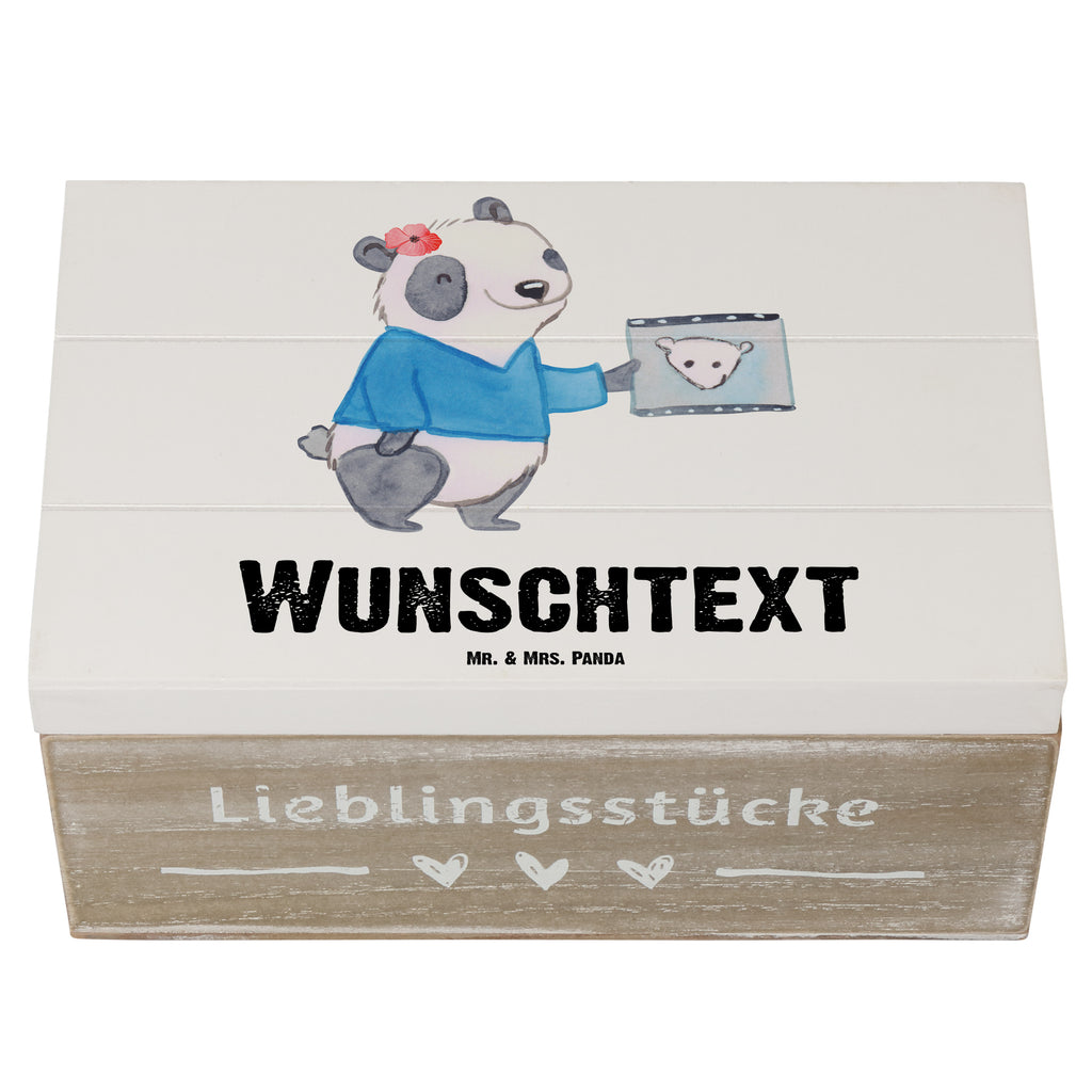 Personalisierte Holzkiste Radiologie Assistentin Herz Holzkiste mit Namen, Kiste mit Namen, Schatzkiste mit Namen, Truhe mit Namen, Schatulle mit Namen, Erinnerungsbox mit Namen, Erinnerungskiste, mit Namen, Dekokiste mit Namen, Aufbewahrungsbox mit Namen, Holzkiste Personalisiert, Kiste Personalisiert, Schatzkiste Personalisiert, Truhe Personalisiert, Schatulle Personalisiert, Erinnerungsbox Personalisiert, Erinnerungskiste Personalisiert, Dekokiste Personalisiert, Aufbewahrungsbox Personalisiert, Geschenkbox personalisiert, GEschenkdose personalisiert, Beruf, Ausbildung, Jubiläum, Abschied, Rente, Kollege, Kollegin, Geschenk, Schenken, Arbeitskollege, Mitarbeiter, Firma, Danke, Dankeschön