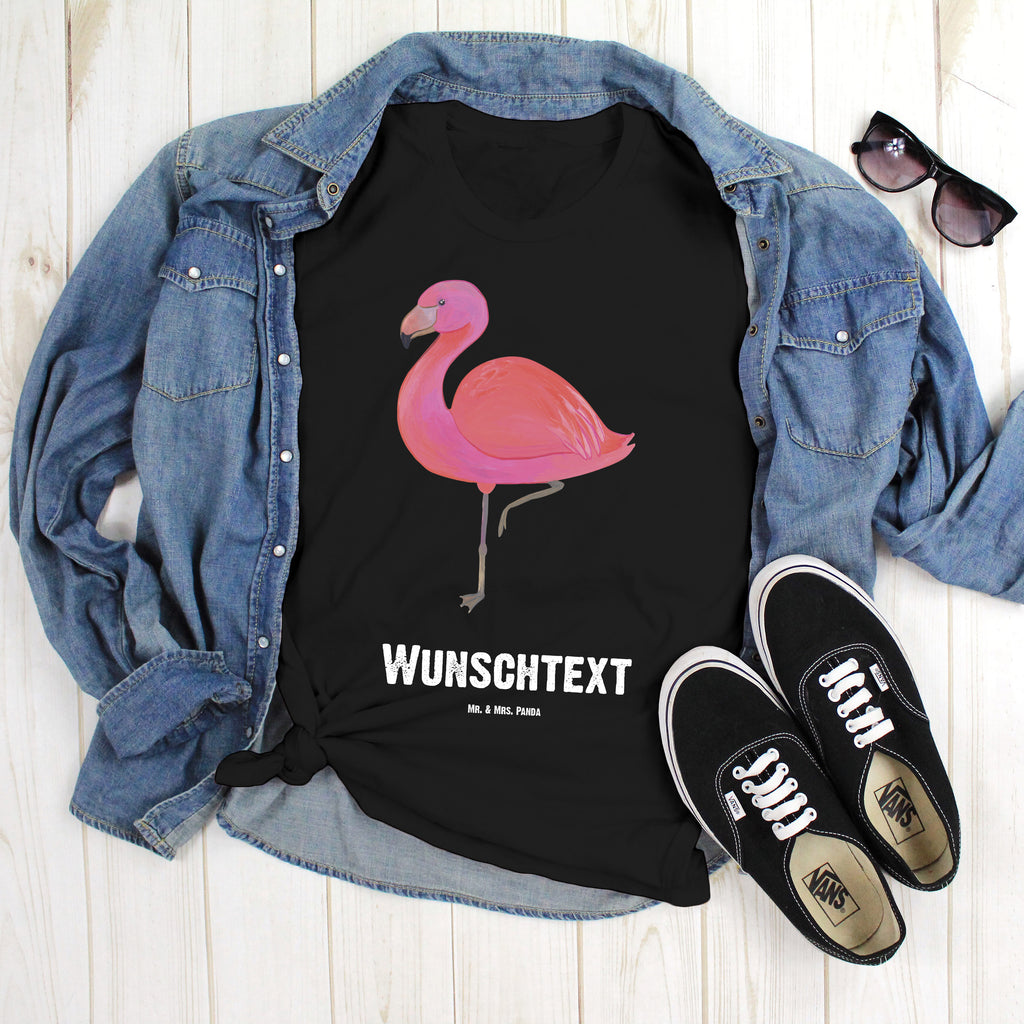 Personalisiertes T-Shirt Flamingo classic T-Shirt Personalisiert, T-Shirt mit Namen, T-Shirt mit Aufruck, Männer, Frauen, Wunschtext, Bedrucken, Flamingo, Einzigartig, Selbstliebe, Stolz, ich, für mich, Spruch, Freundin, Freundinnen, Außenseiter, Sohn, Tochter, Geschwister