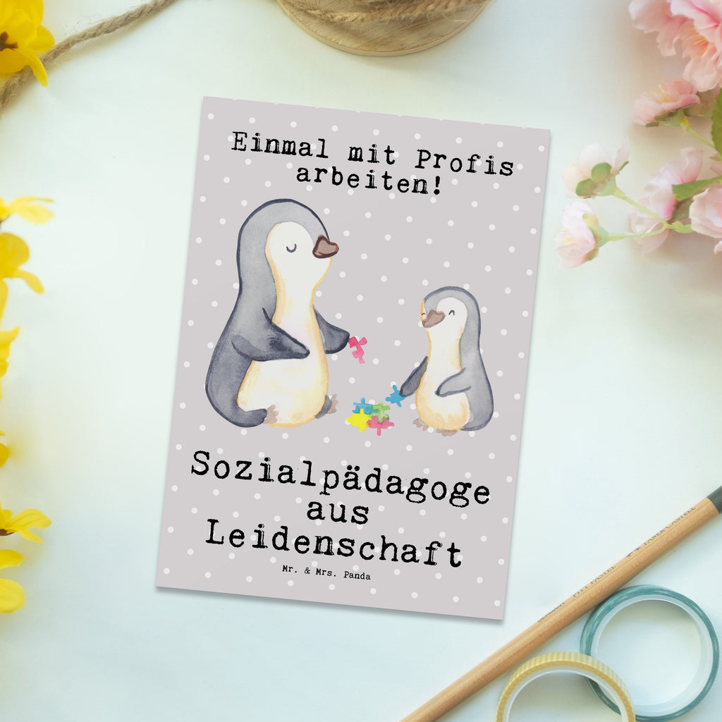 Postkarte Sozialpädagoge aus Leidenschaft Postkarte, Karte, Geschenkkarte, Grußkarte, Einladung, Ansichtskarte, Geburtstagskarte, Einladungskarte, Dankeskarte, Ansichtskarten, Einladung Geburtstag, Einladungskarten Geburtstag, Beruf, Ausbildung, Jubiläum, Abschied, Rente, Kollege, Kollegin, Geschenk, Schenken, Arbeitskollege, Mitarbeiter, Firma, Danke, Dankeschön