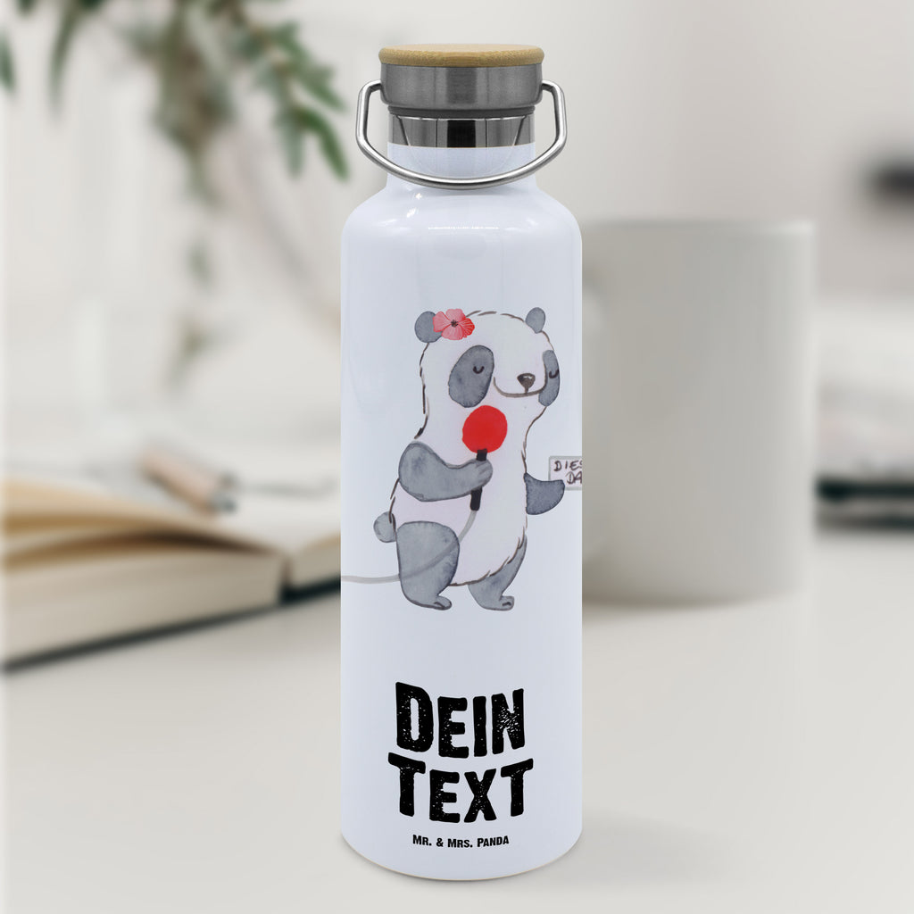 Personalisierte Trinkflasche Sportreporterin mit Herz Personalisierte Trinkflasche, Trinkflasche mit Namen, Trinkflasche bedrucken, Flasche personalisiert, Trinkflasch mit Aufdruck, Trinkflasche Werbegeschenk, Namensaufdruck Trinkflasche, Sportflasche personalisiert, Trinkflasche Sport, Beruf, Ausbildung, Jubiläum, Abschied, Rente, Kollege, Kollegin, Geschenk, Schenken, Arbeitskollege, Mitarbeiter, Firma, Danke, Dankeschön