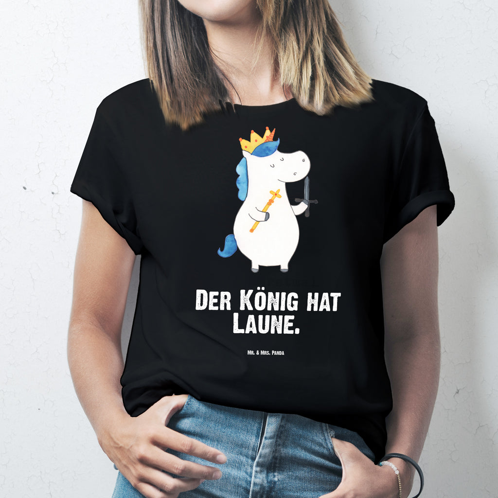 T-Shirt Standard Einhorn König mit Schwert T-Shirt, Shirt, Tshirt, Lustiges T-Shirt, T-Shirt mit Spruch, Party, Junggesellenabschied, Jubiläum, Geburstag, Herrn, Damen, Männer, Frauen, Schlafshirt, Nachthemd, Sprüche, Einhorn, Einhörner, Einhorn Deko, Pegasus, Unicorn, König, Ritter, Mittelalter