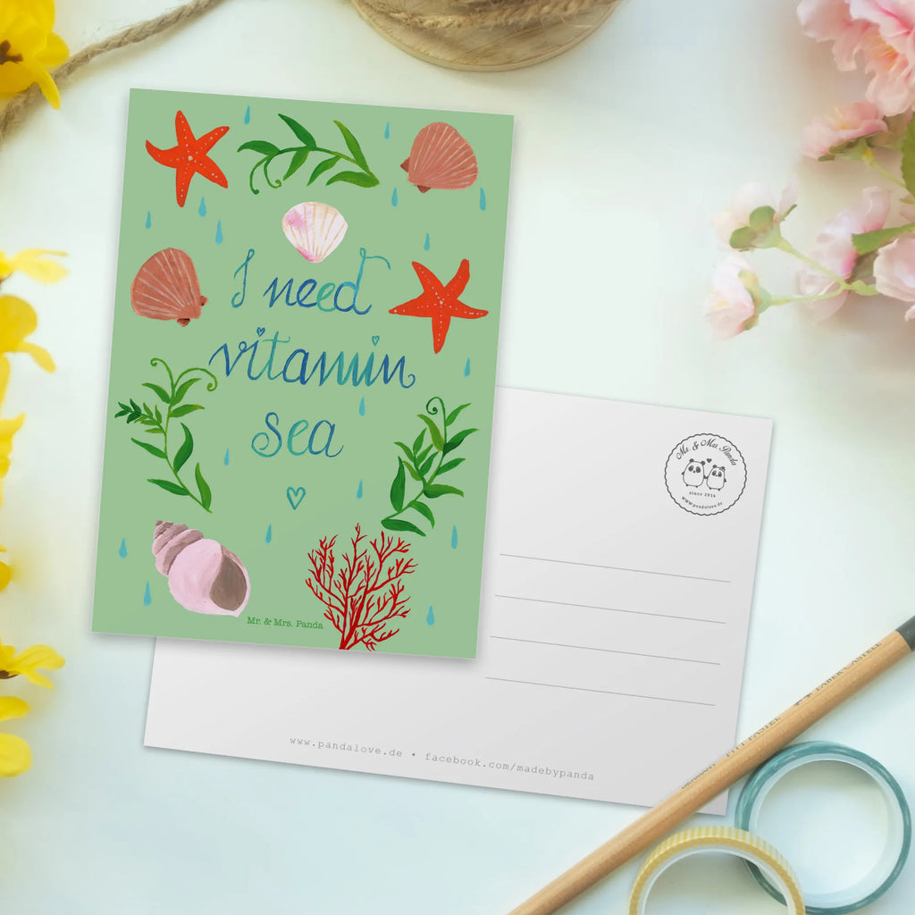 Postkarte Vitamin Sea Postkarte, Karte, Geschenkkarte, Grußkarte, Einladung, Ansichtskarte, Geburtstagskarte, Einladungskarte, Dankeskarte, Ansichtskarten, Einladung Geburtstag, Einladungskarten Geburtstag, Blumen Deko, Frühlings Deko, Sommer Deko, Dekoration, positive Botschaft, Naturliebhaber, Outdoor, Natur, Abenteuer, Vitamin Sea, See, Schwimmen Spruch, Schwimmer Geschenk, Strand Urlaub, Wasserratte Geschenk, Urlaub am Meer