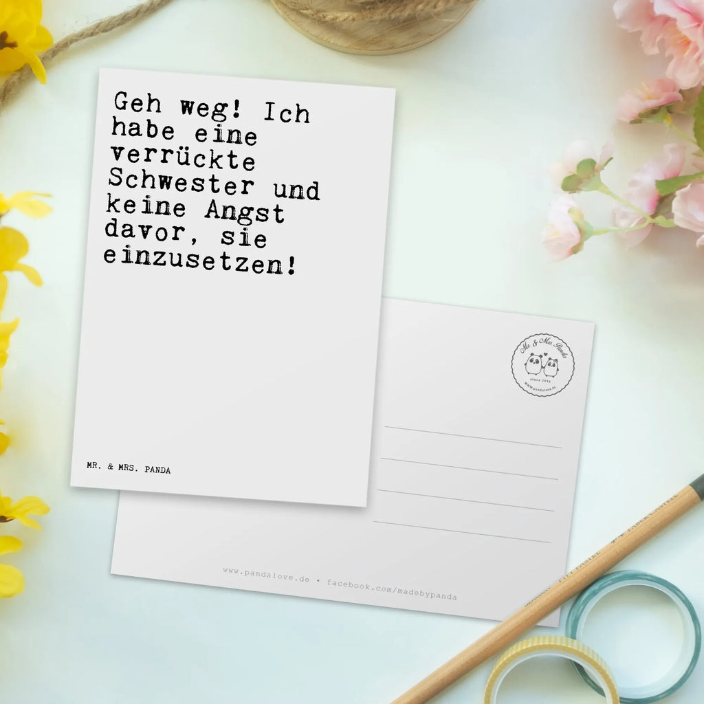 Postkarte Sprüche und Zitate Geh weg! Ich habe eine verrückte Schwester und keine Angst davor, sie einzusetzen! Postkarte, Karte, Geschenkkarte, Grußkarte, Einladung, Ansichtskarte, Geburtstagskarte, Einladungskarte, Dankeskarte, Ansichtskarten, Einladung Geburtstag, Einladungskarten Geburtstag, Spruch, Sprüche, lustige Sprüche, Weisheiten, Zitate, Spruch Geschenke, Spruch Sprüche Weisheiten Zitate Lustig Weisheit Worte