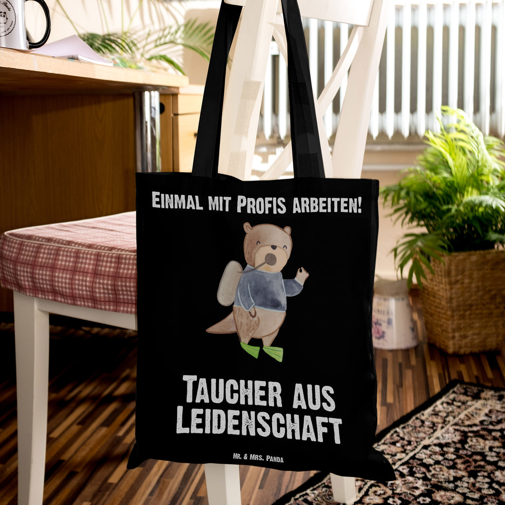 Tragetasche Taucher aus Leidenschaft Beuteltasche, Beutel, Einkaufstasche, Jutebeutel, Stoffbeutel, Tasche, Shopper, Umhängetasche, Strandtasche, Schultertasche, Stofftasche, Tragetasche, Badetasche, Jutetasche, Einkaufstüte, Laptoptasche, Beruf, Ausbildung, Jubiläum, Abschied, Rente, Kollege, Kollegin, Geschenk, Schenken, Arbeitskollege, Mitarbeiter, Firma, Danke, Dankeschön