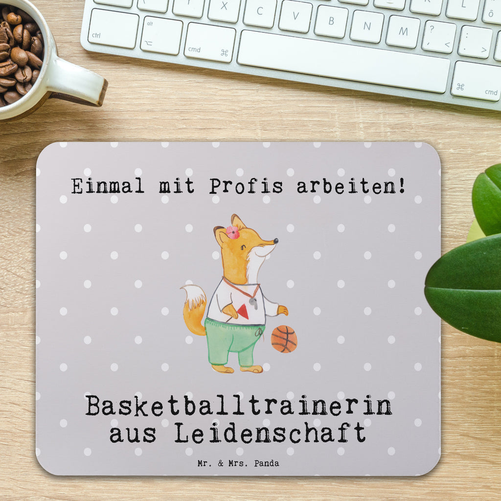 Mauspad Basketballtrainerin aus Leidenschaft Mousepad, Computer zubehör, Büroausstattung, PC Zubehör, Arbeitszimmer, Mauspad, Einzigartiges Mauspad, Designer Mauspad, Mausunterlage, Mauspad Büro, Beruf, Ausbildung, Jubiläum, Abschied, Rente, Kollege, Kollegin, Geschenk, Schenken, Arbeitskollege, Mitarbeiter, Firma, Danke, Dankeschön, Basketballtrainerin, Basketball, Sport, Ballsport, Basketballcoach, Basketballerin, Verein