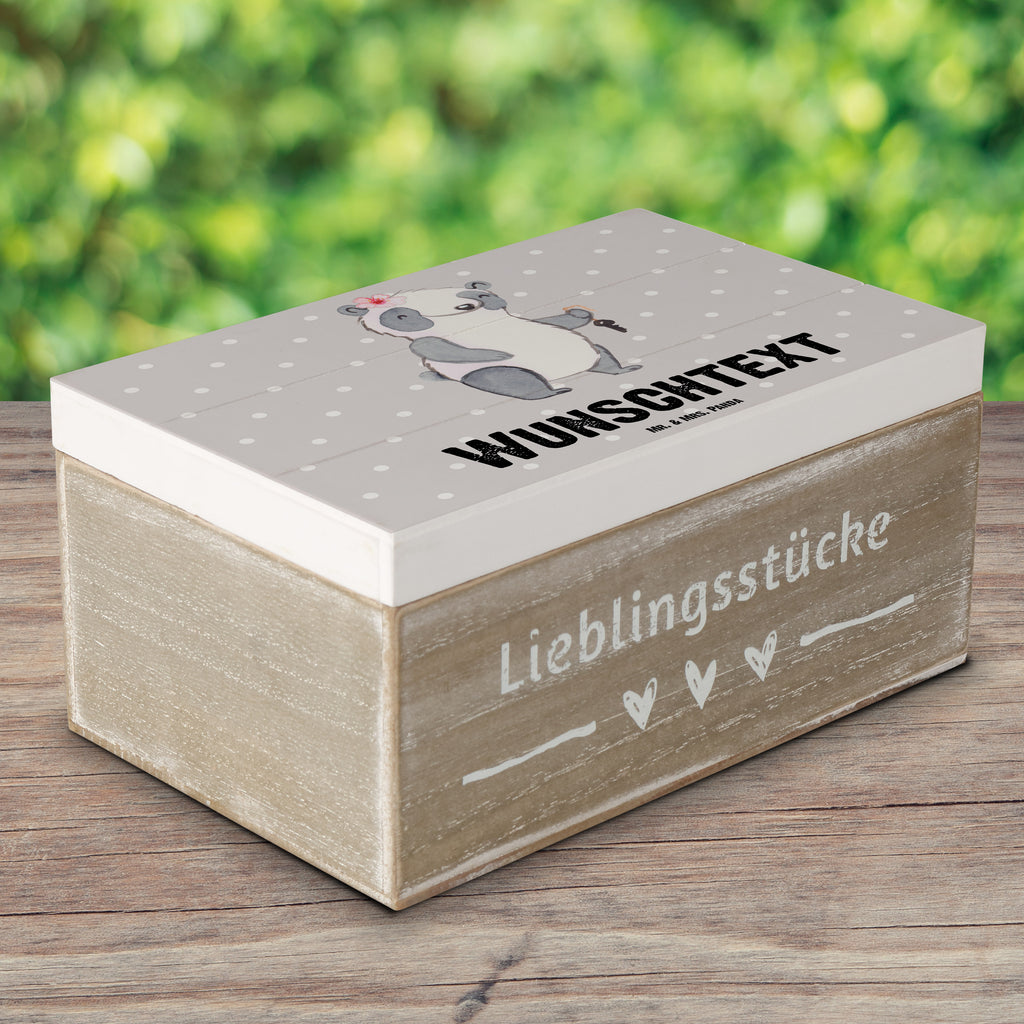 Personalisierte Holzkiste Vermieterin Herz Holzkiste mit Namen, Kiste mit Namen, Schatzkiste mit Namen, Truhe mit Namen, Schatulle mit Namen, Erinnerungsbox mit Namen, Erinnerungskiste, mit Namen, Dekokiste mit Namen, Aufbewahrungsbox mit Namen, Holzkiste Personalisiert, Kiste Personalisiert, Schatzkiste Personalisiert, Truhe Personalisiert, Schatulle Personalisiert, Erinnerungsbox Personalisiert, Erinnerungskiste Personalisiert, Dekokiste Personalisiert, Aufbewahrungsbox Personalisiert, Geschenkbox personalisiert, GEschenkdose personalisiert, Beruf, Ausbildung, Jubiläum, Abschied, Rente, Kollege, Kollegin, Geschenk, Schenken, Arbeitskollege, Mitarbeiter, Firma, Danke, Dankeschön