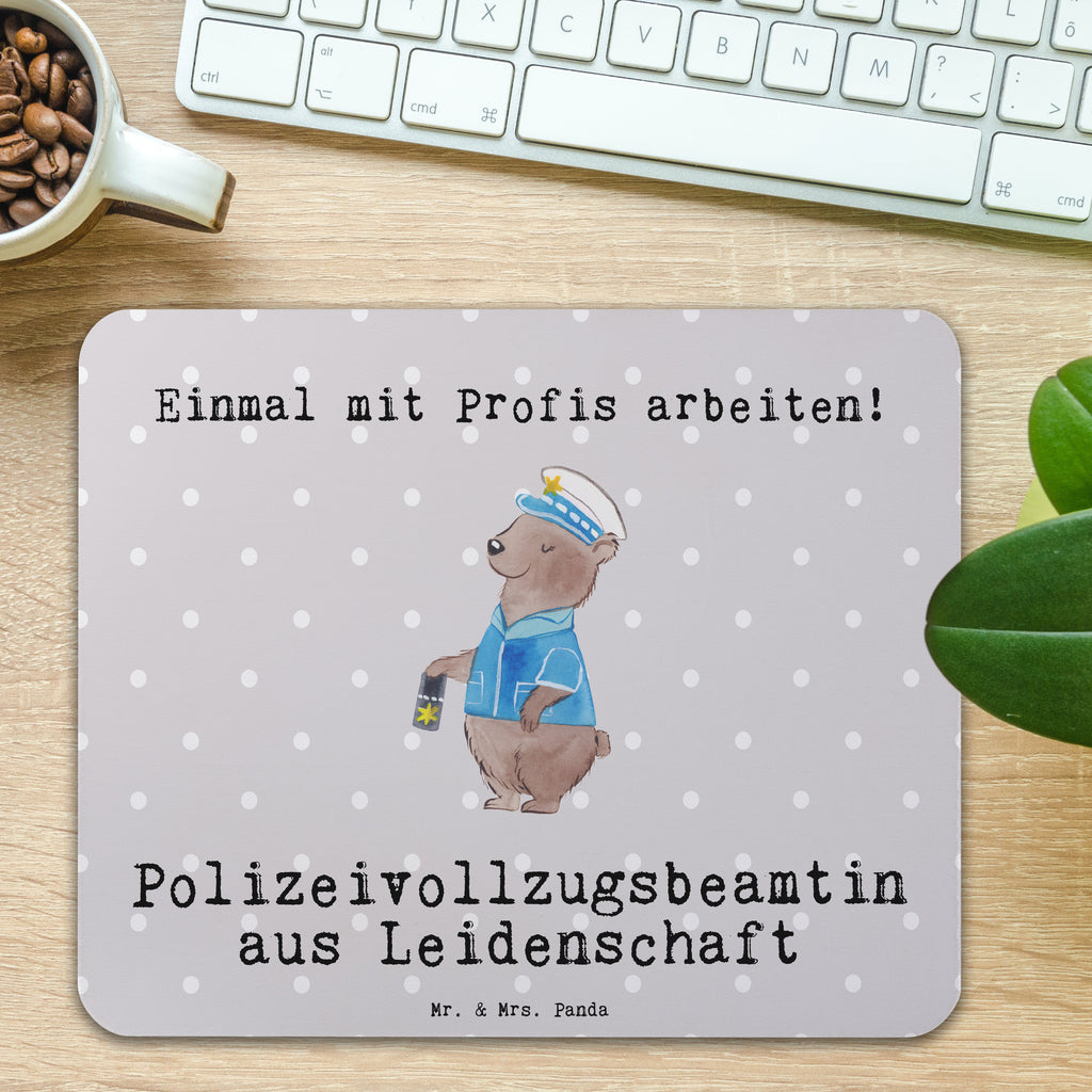 Mauspad Polizeivollzugsbeamtin aus Leidenschaft Mousepad, Computer zubehör, Büroausstattung, PC Zubehör, Arbeitszimmer, Mauspad, Einzigartiges Mauspad, Designer Mauspad, Mausunterlage, Mauspad Büro, Beruf, Ausbildung, Jubiläum, Abschied, Rente, Kollege, Kollegin, Geschenk, Schenken, Arbeitskollege, Mitarbeiter, Firma, Danke, Dankeschön, Polizeivollzugsbeamte, Polizistin Polizei