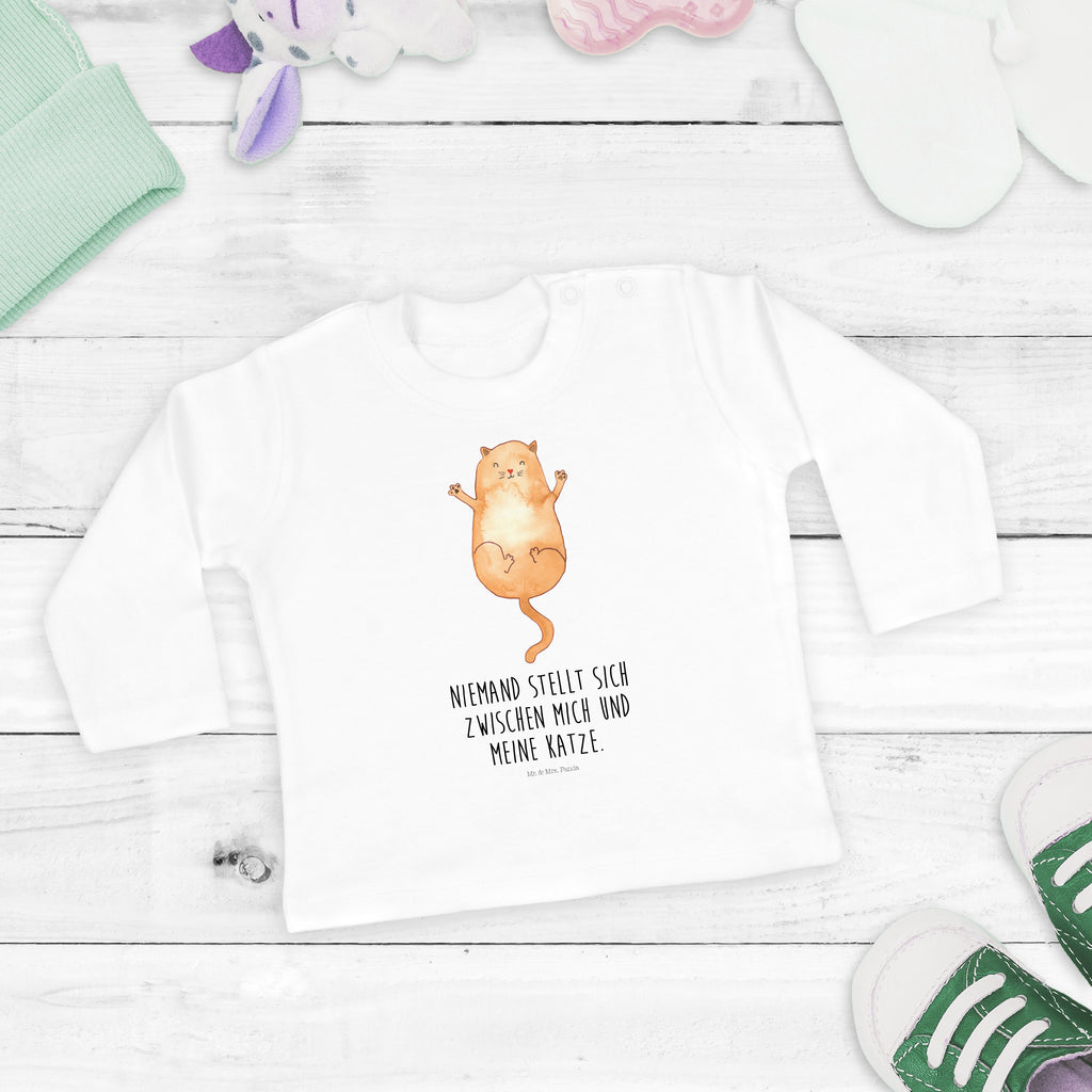 Baby Longsleeve Katzen Umarmen Mädchen, Jungen, Baby, Langarm, Bio, Kleidung, Katze, Katzenmotiv, Katzenfan, Katzendeko, Katzenfreund, Katzenliebhaber, Katzenprodukte, Katzenartikel, Katzenaccessoires, Katzensouvenirs, Katzenliebhaberprodukte, Katzenmotive, Katzen, Kater, Mietze, Cat, Cats, Katzenhalter, Katzenbesitzerin, Haustier, Freundin, Freunde, beste Freunde, Liebe, Katzenliebe, Familie