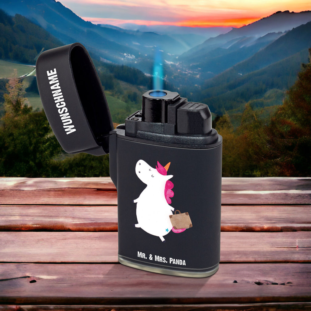 Personalisiertes Feuerzeug Einhorn Koffer Personalisiertes Feuerzeug, Personalisiertes Gas-Feuerzeug, Personalisiertes Sturmfeuerzeug, Einhorn, Einhörner, Einhorn Deko, Pegasus, Unicorn, unicorn, Koffer, Verreisen, Reise, Gepäck, Abenteuer, Erwachsen, Kind, albern, Spaß, lustig, witzig