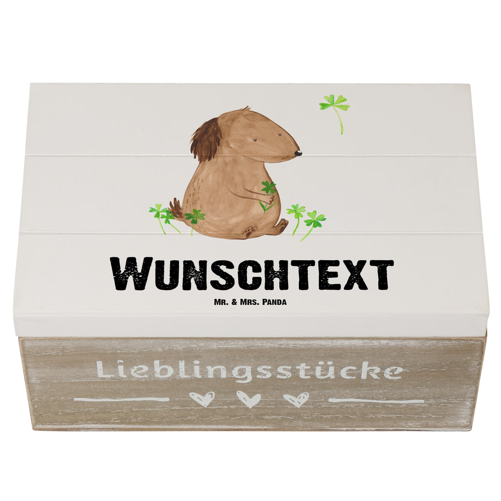 Personalisierte Holzkiste Hund Kleeblatt Holzkiste mit Namen, Kiste mit Namen, Schatzkiste mit Namen, Truhe mit Namen, Schatulle mit Namen, Erinnerungsbox mit Namen, Erinnerungskiste, mit Namen, Dekokiste mit Namen, Aufbewahrungsbox mit Namen, Holzkiste Personalisiert, Kiste Personalisiert, Schatzkiste Personalisiert, Truhe Personalisiert, Schatulle Personalisiert, Erinnerungsbox Personalisiert, Erinnerungskiste Personalisiert, Dekokiste Personalisiert, Aufbewahrungsbox Personalisiert, Geschenkbox personalisiert, GEschenkdose personalisiert, Hund, Hundemotiv, Haustier, Hunderasse, Tierliebhaber, Hundebesitzer, Sprüche, Kleeblatt, Glück, Tagträume, Motivation, Neuanfang, Geschenk, Glücksbringer, Selbstliebe, Achtsamkeit