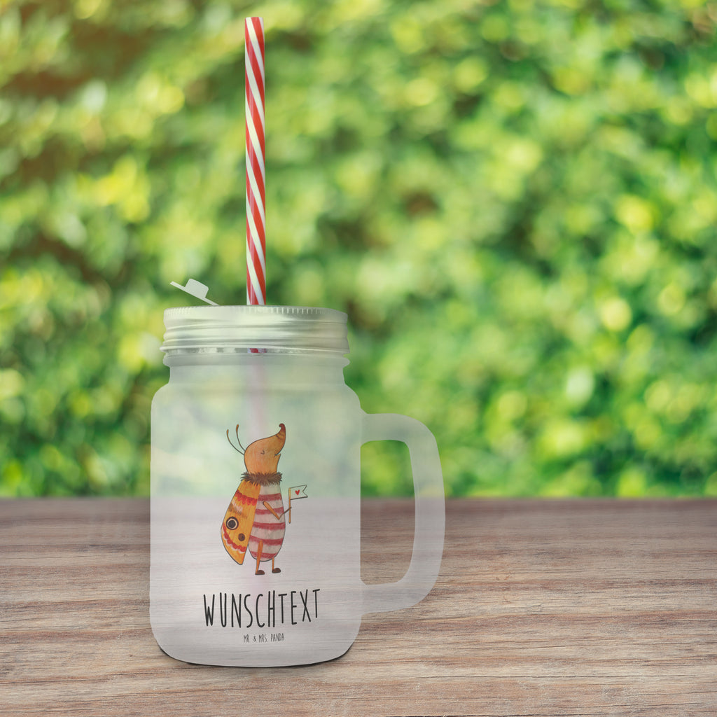 Personalisiertes Trinkglas Mason Jar Nachtfalter Fähnchen Personalisiertes Mason Jar, Personalisiertes Glas, Personalisiertes Trinkglas, Personalisiertes Henkelglas, Personalisiertes Sommerglas, Personalisiertes Einmachglas, Personalisiertes Cocktailglas, Personalisiertes Cocktail-Glas, mit Namen, Wunschtext, Wunschnamen, Mason Jar selbst bedrucken, Wunschglas mit Namen, Bedrucktes Trinkglas, Geschenk mit Namen, Tiermotive, Gute Laune, lustige Sprüche, Tiere, Nachtfalter, Käfer, Spruch lustig, Spruch witzig, süß, niedlich, Küche Deko, Was kostet die Welt