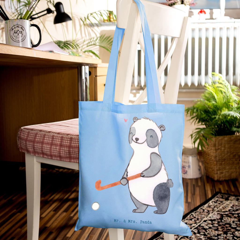 Tragetasche Panda Hockey spielen Tage Beuteltasche, Beutel, Einkaufstasche, Jutebeutel, Stoffbeutel, Tasche, Shopper, Umhängetasche, Strandtasche, Schultertasche, Stofftasche, Tragetasche, Badetasche, Jutetasche, Einkaufstüte, Laptoptasche, Geschenk, Sport, Sportart, Hobby, Schenken, Danke, Dankeschön, Auszeichnung, Gewinn, Sportler, Hockey spielen, Feldhockey, Hockeyschläger, Hockey Verein