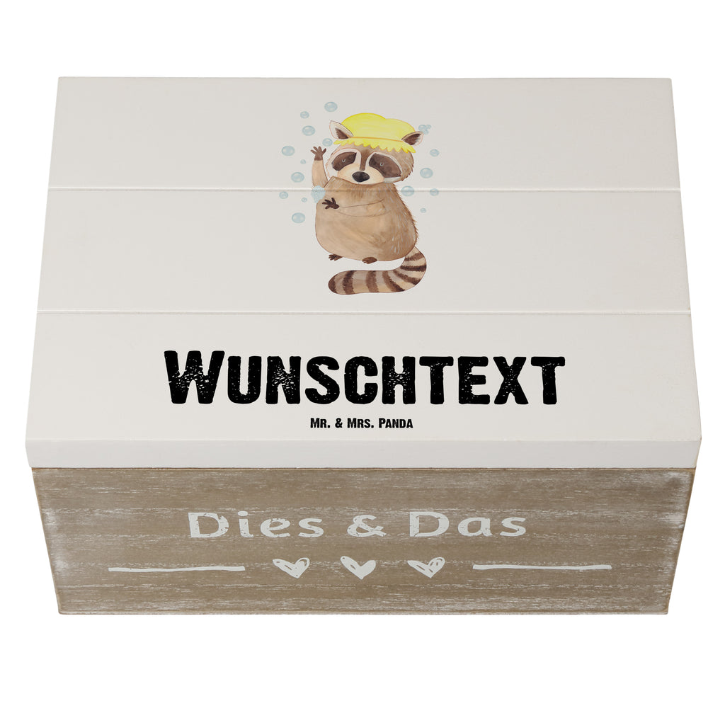 Personalisierte Holzkiste Waschbär Holzkiste mit Namen, Kiste mit Namen, Schatzkiste mit Namen, Truhe mit Namen, Schatulle mit Namen, Erinnerungsbox mit Namen, Erinnerungskiste, mit Namen, Dekokiste mit Namen, Aufbewahrungsbox mit Namen, Holzkiste Personalisiert, Kiste Personalisiert, Schatzkiste Personalisiert, Truhe Personalisiert, Schatulle Personalisiert, Erinnerungsbox Personalisiert, Erinnerungskiste Personalisiert, Dekokiste Personalisiert, Aufbewahrungsbox Personalisiert, Geschenkbox personalisiert, GEschenkdose personalisiert, Tiermotive, Gute Laune, lustige Sprüche, Tiere, Waschbär, Tagträumen, Plan, Fröhlich, waschen, Seifenblasen