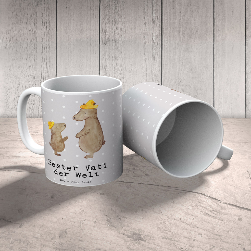 Tasse Bär Bester Vati der Welt Tasse, Kaffeetasse, Teetasse, Becher, Kaffeebecher, Teebecher, Keramiktasse, Porzellantasse, Büro Tasse, Geschenk Tasse, Tasse Sprüche, Tasse Motive, Kaffeetassen, Tasse bedrucken, Designer Tasse, Cappuccino Tassen, Schöne Teetassen, für, Dankeschön, Geschenk, Schenken, Geburtstag, Geburtstagsgeschenk, Geschenkidee, Danke, Bedanken, Mitbringsel, Freude machen, Geschenktipp, Vater, Papa, Dad, Daddy, Paps, Papi, Vati, Eltern, Geschenk Vater, Mann, Familie, Bester, Kleinigkeit