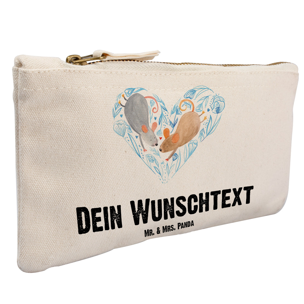 Personalisierte Schminktasche Mäuse Herz Personalisierte Schminktasche, Personalisierte Kosmetiktasche, Personalisierter Kosmetikbeutel, Personalisiertes Stiftemäppchen, Personalisiertes Etui, Personalisierte Federmappe, Personalisierte Makeup Bag, Personalisiertes Schminketui, Personalisiertes Kosmetiketui, Personalisiertes Schlamperetui, Schminktasche mit Namen, Kosmetiktasche mit Namen, Kosmetikbeutel mit Namen, Stiftemäppchen mit Namen, Etui mit Namen, Federmappe mit Namen, Makeup Bg mit Namen, Schminketui mit Namen, Kosmetiketui mit Namen, Schlamperetui mit Namen, Schminktasche personalisieren, Schminktasche bedrucken, Schminktasche selbst gestalten, Liebe, Partner, Freund, Freundin, Ehemann, Ehefrau, Heiraten, Verlobung, Heiratsantrag, Liebesgeschenk, Jahrestag, Hocheitstag, Maus, Mäuse, Liebesbotschaft, Liebesbeweis, Hochzeit, Lieblingsmensch, Gemeinsamkeit, Love, Geschenk für zwei