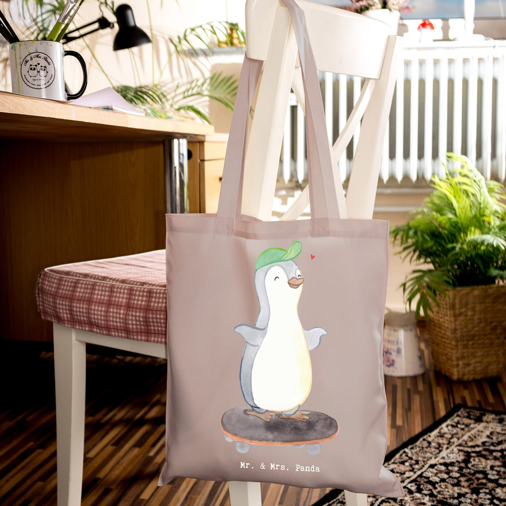 Tragetasche Pinguin Skateboarden Tage Beuteltasche, Beutel, Einkaufstasche, Jutebeutel, Stoffbeutel, Tasche, Shopper, Umhängetasche, Strandtasche, Schultertasche, Stofftasche, Tragetasche, Badetasche, Jutetasche, Einkaufstüte, Laptoptasche, Geschenk, Sport, Sportart, Hobby, Schenken, Danke, Dankeschön, Auszeichnung, Gewinn, Sportler, Skateboarden, Skateboard fahren, Skaten, Skateboard, Skateplatz